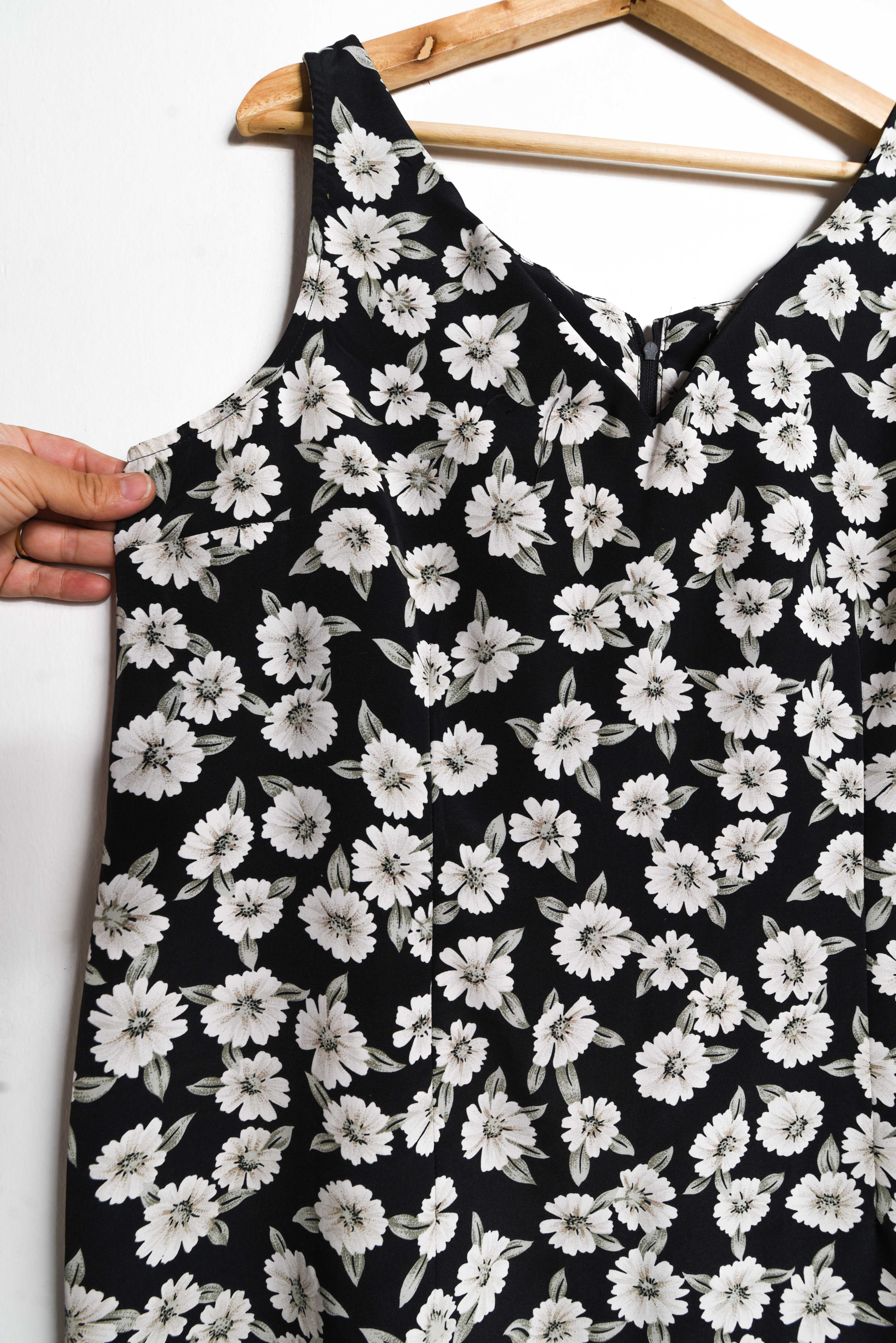 Vestido vintage flores grises