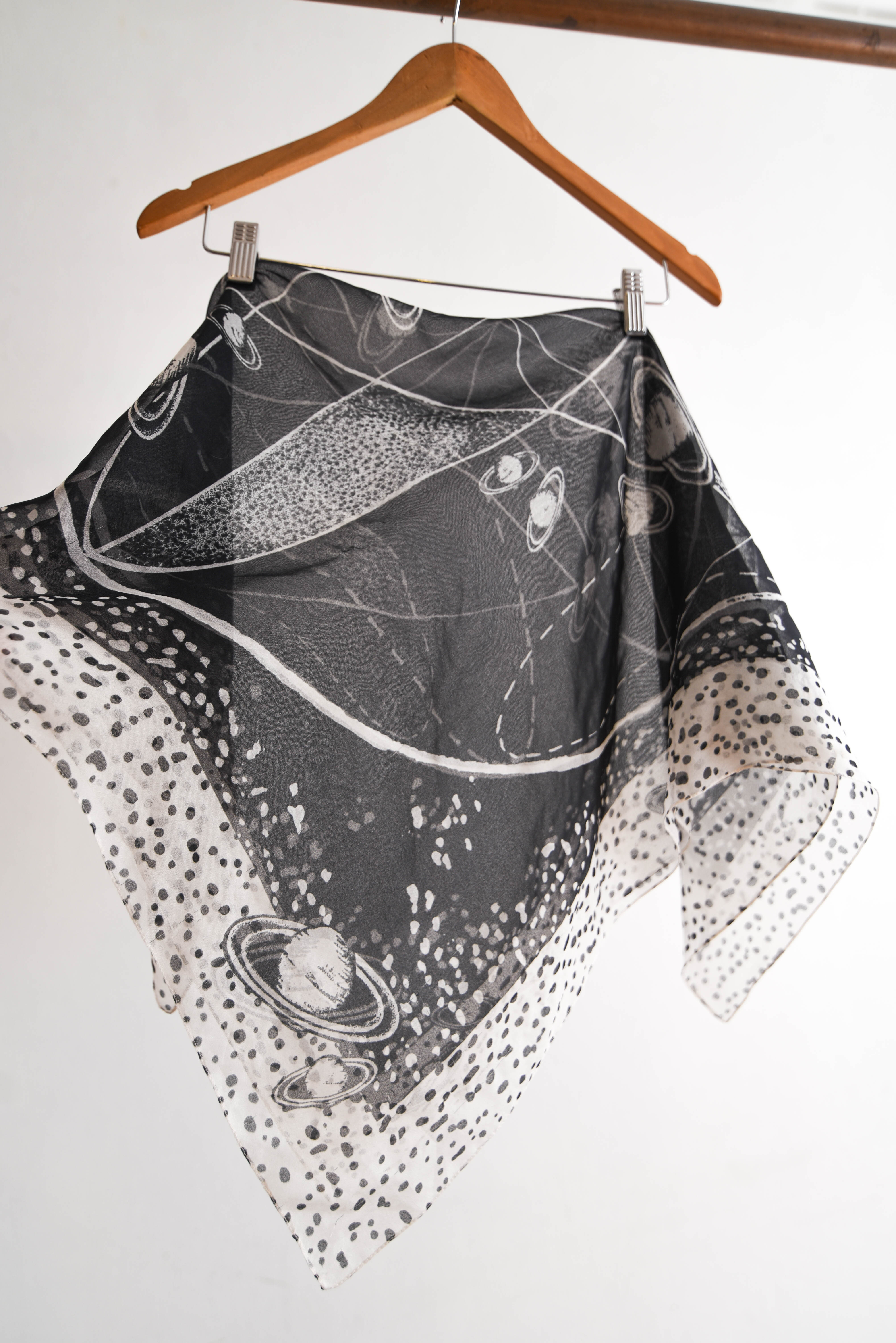 Pañuelo traslucido astros