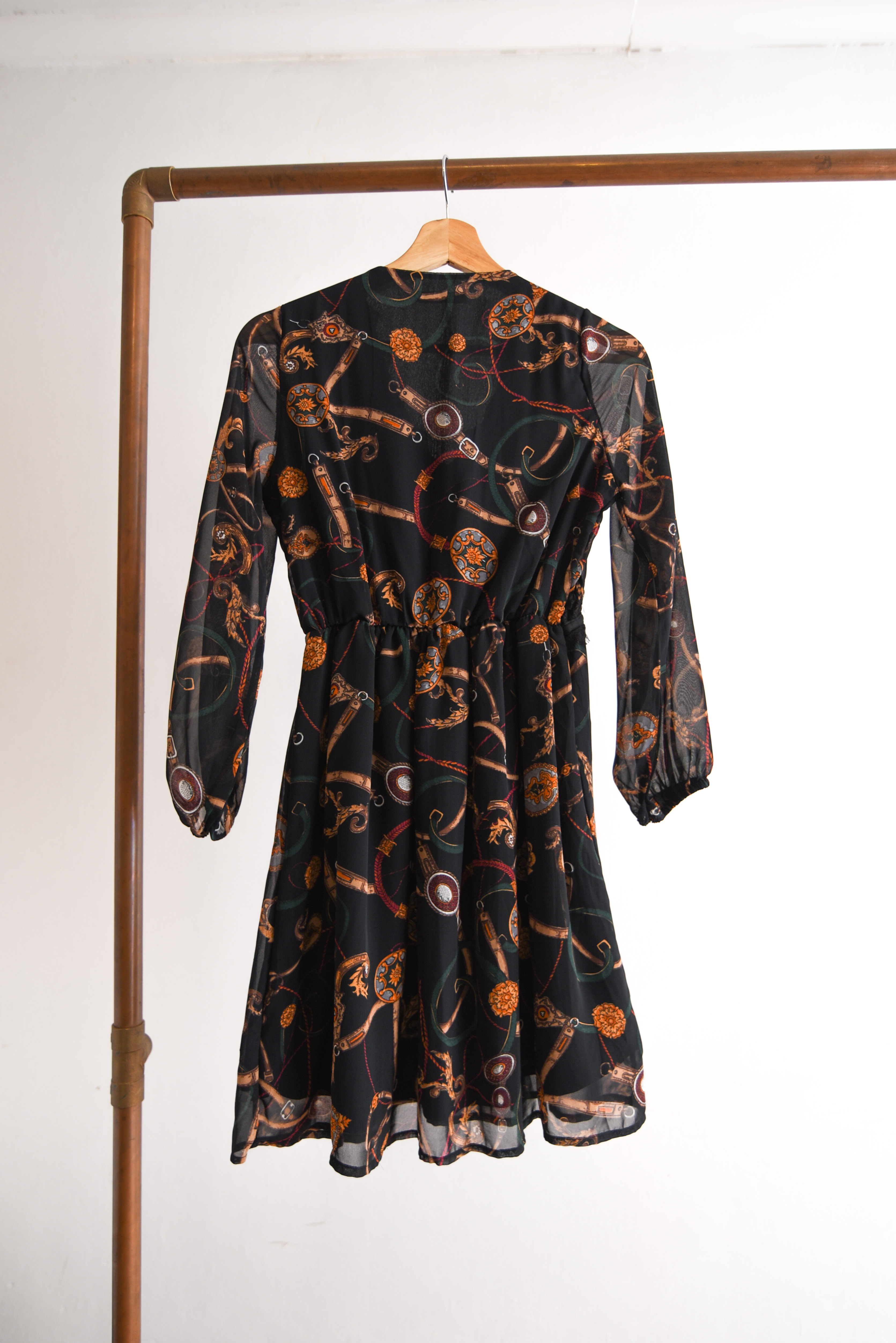 Vestido vaporoso print baroque