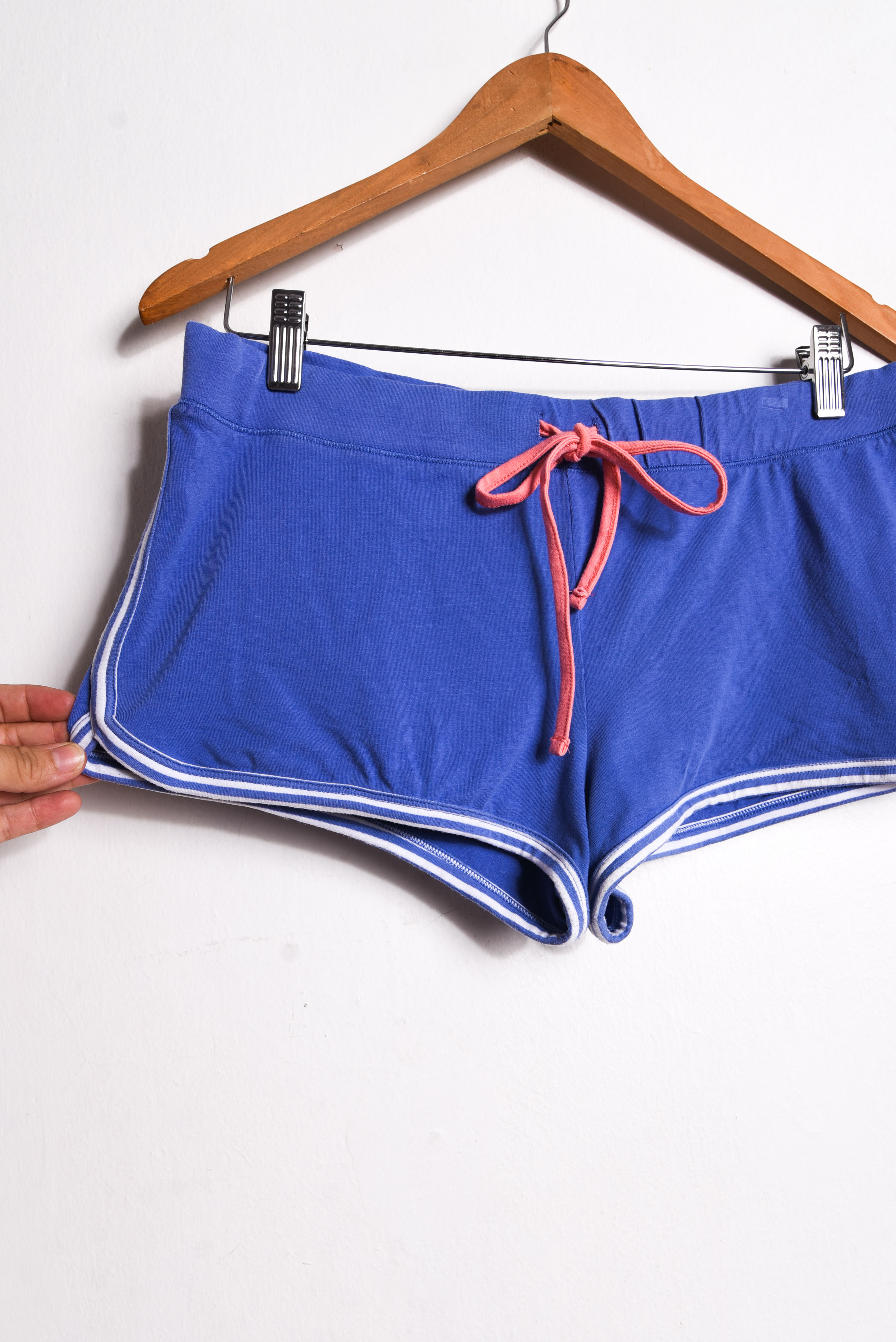 Short sporty azulino franjas