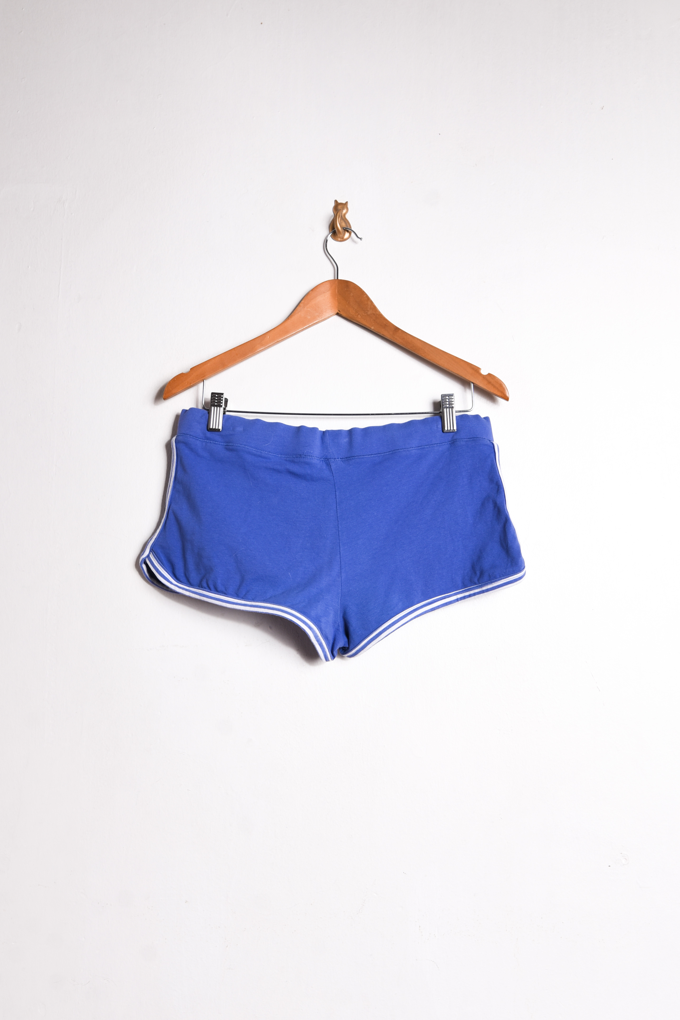 Short sporty azulino franjas