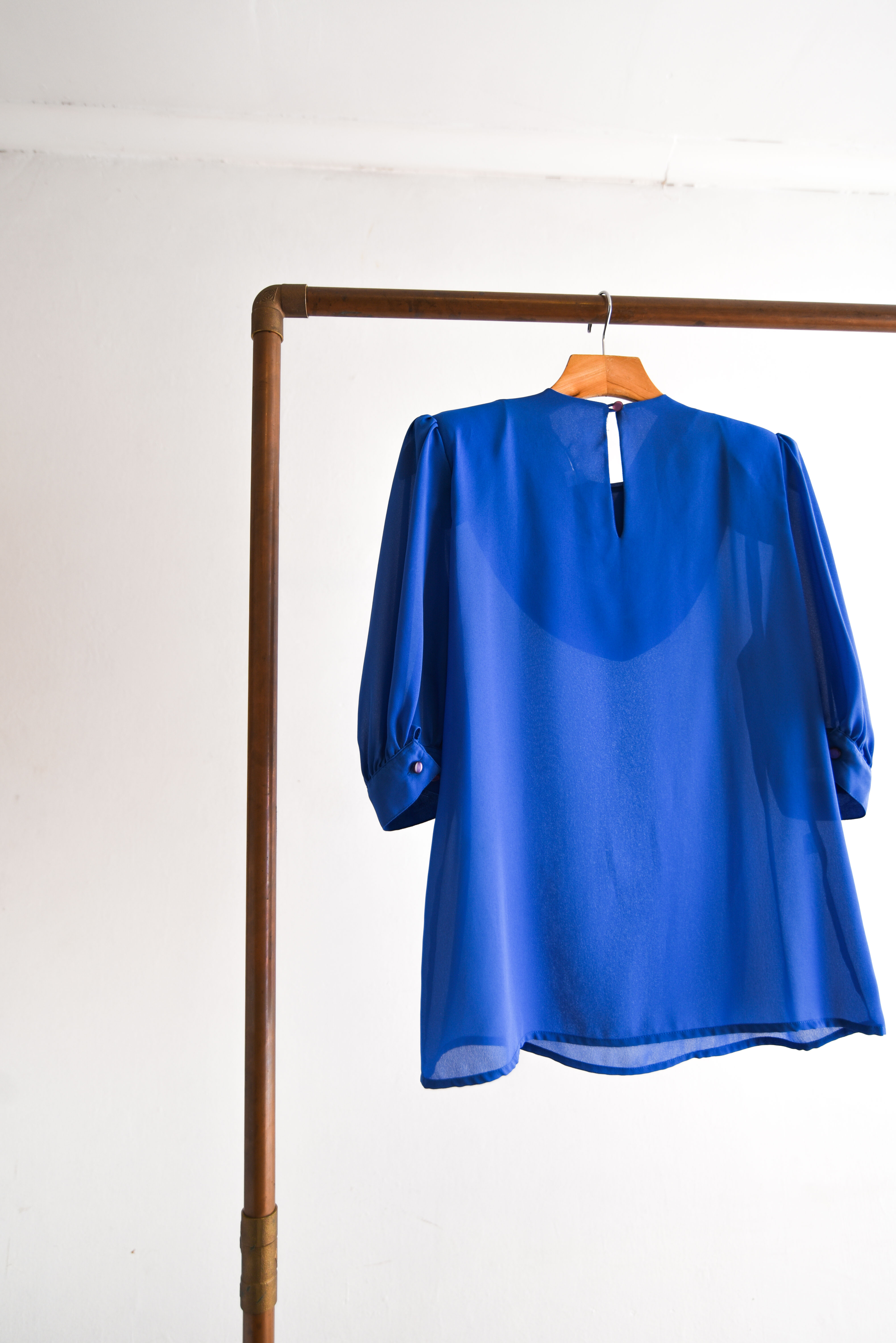 Blusa azul klein vintage dreapeada