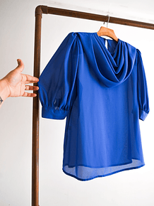 Blusa azul klein vintage dreapeada