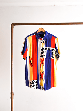 Camisa multicolor geométrica