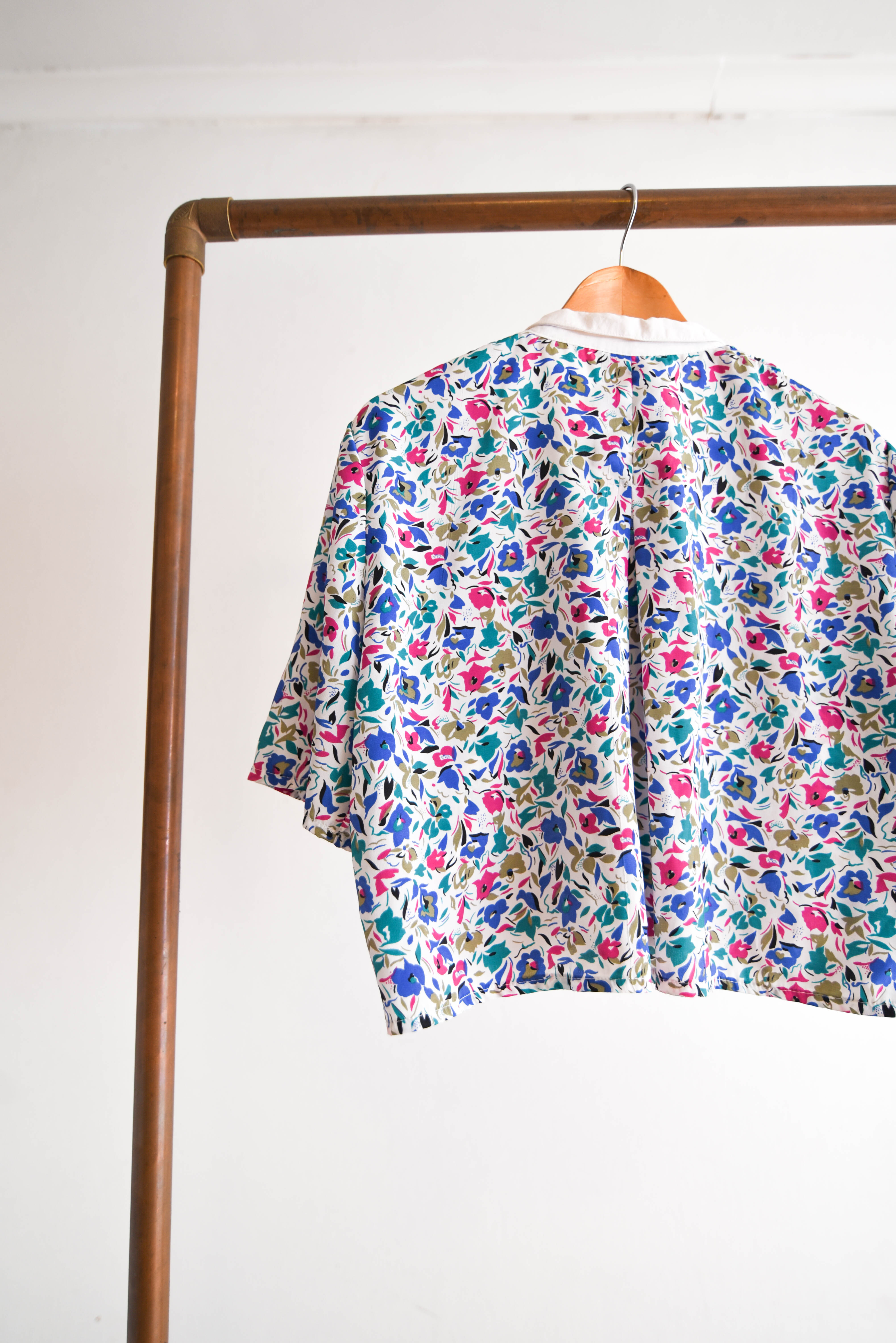 Blusa floral crop vintage
