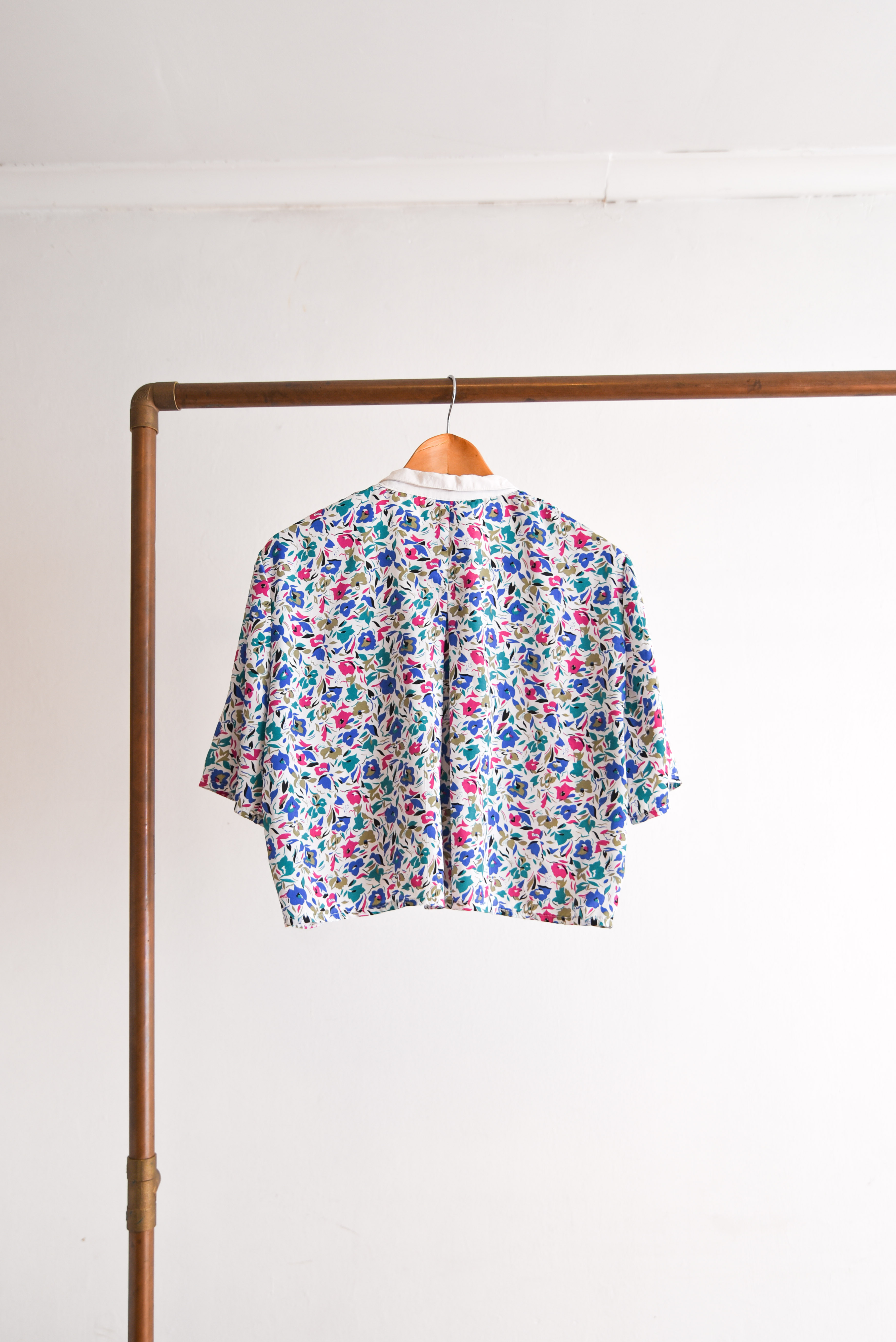 Blusa floral crop vintage