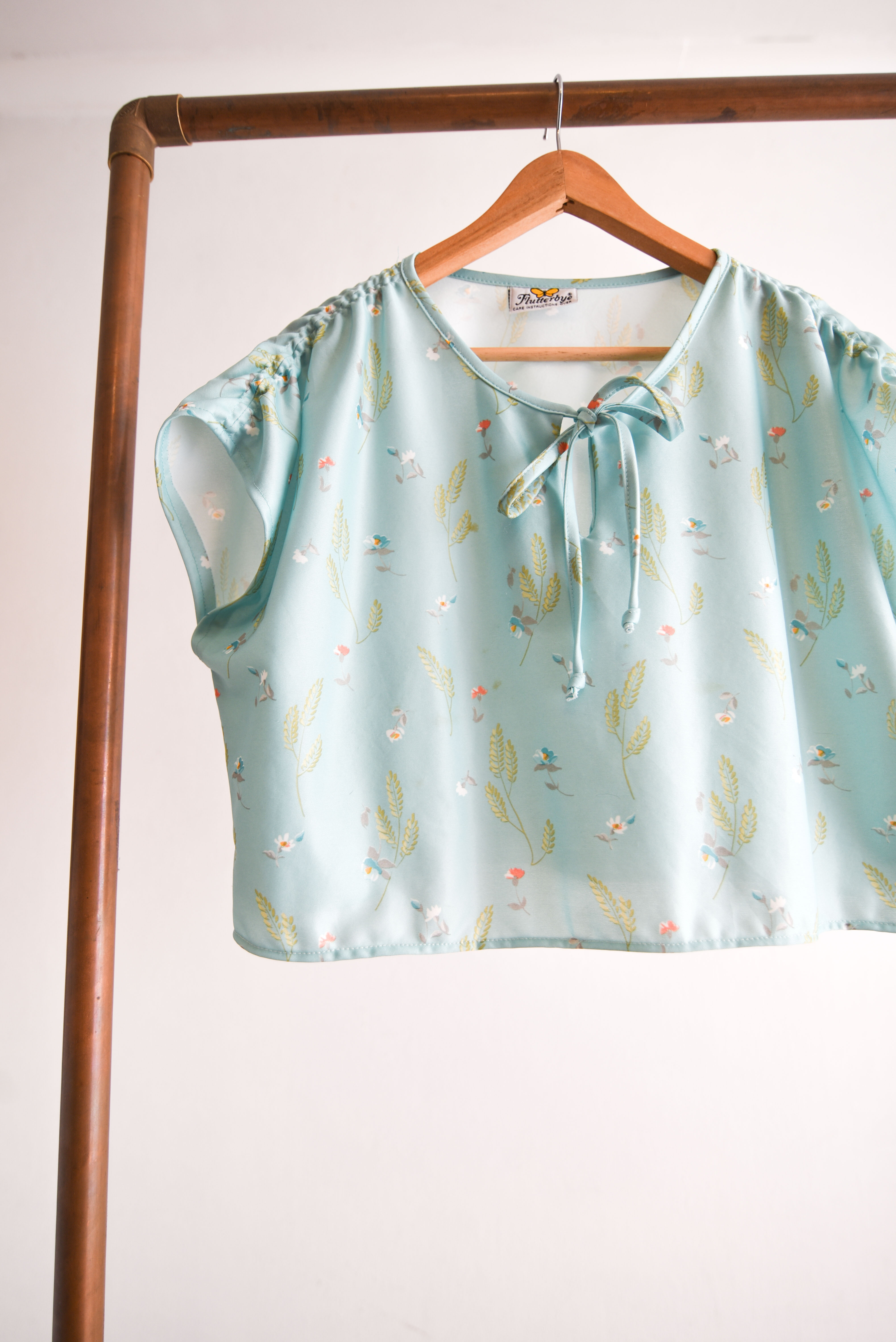 Blusa reworked crop turquesa