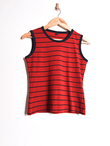 Top rojo rayado 
