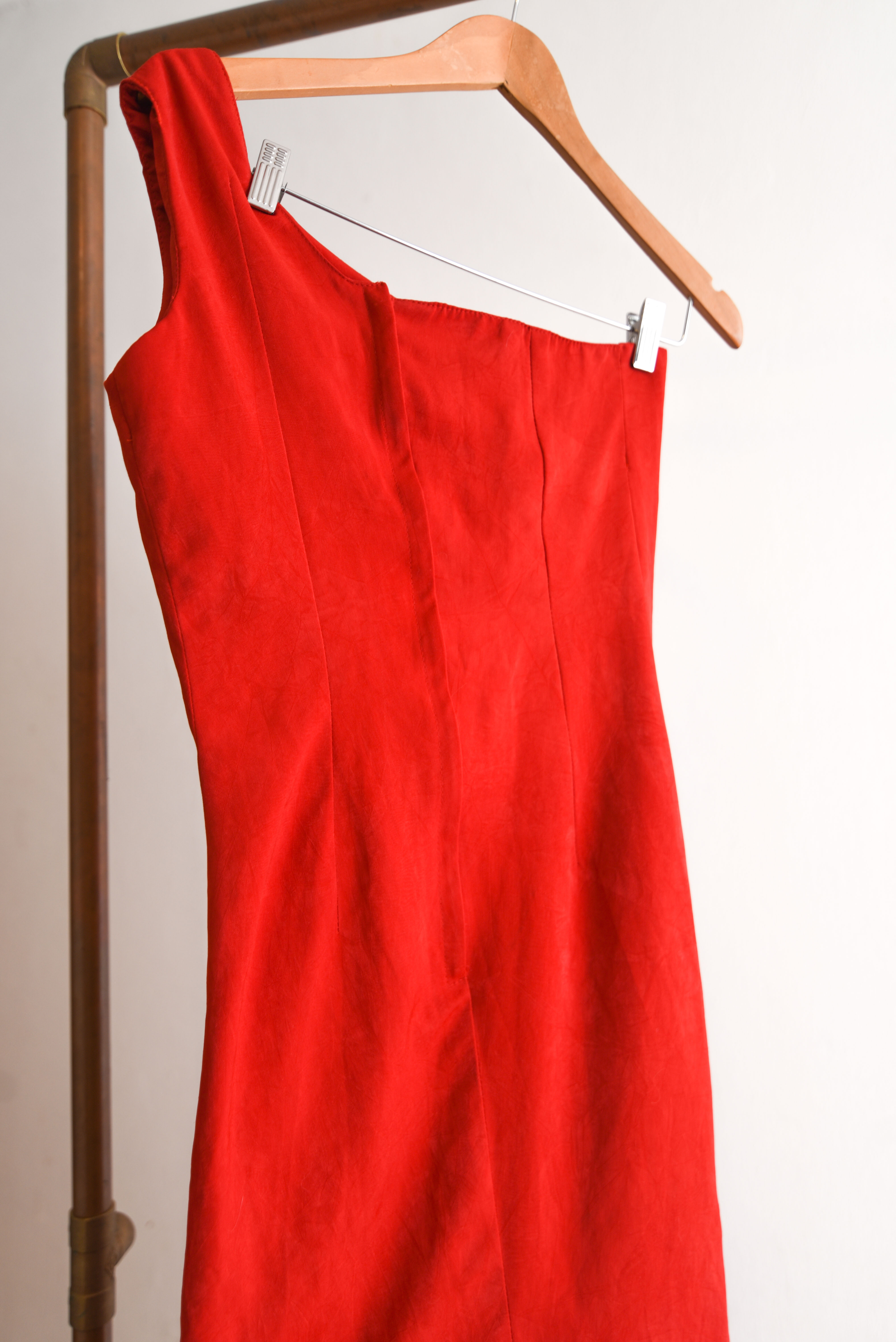 Vestido rojo fiesta asimétrico