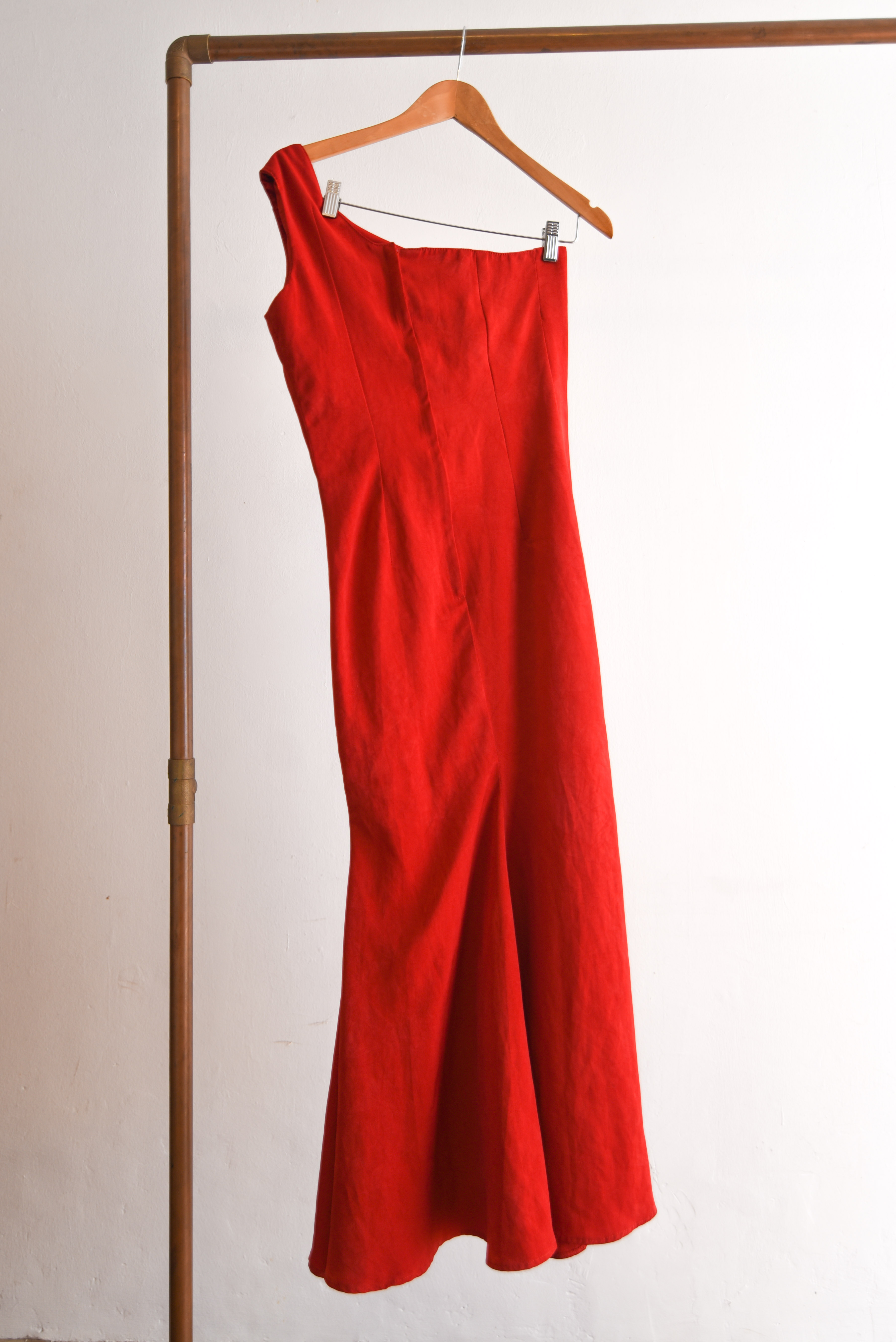 Vestido rojo fiesta asimétrico