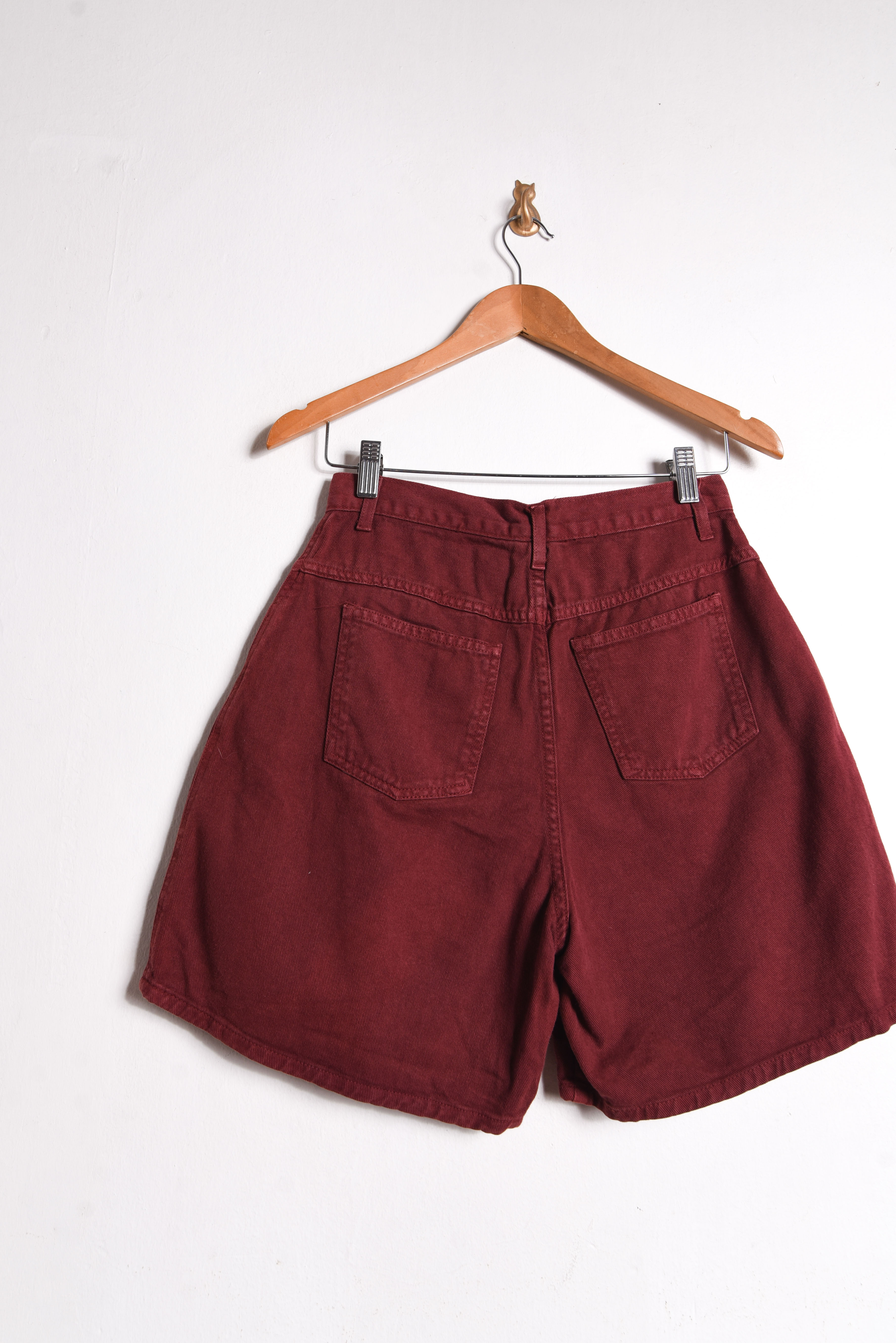 Short tiro alto rojo denim