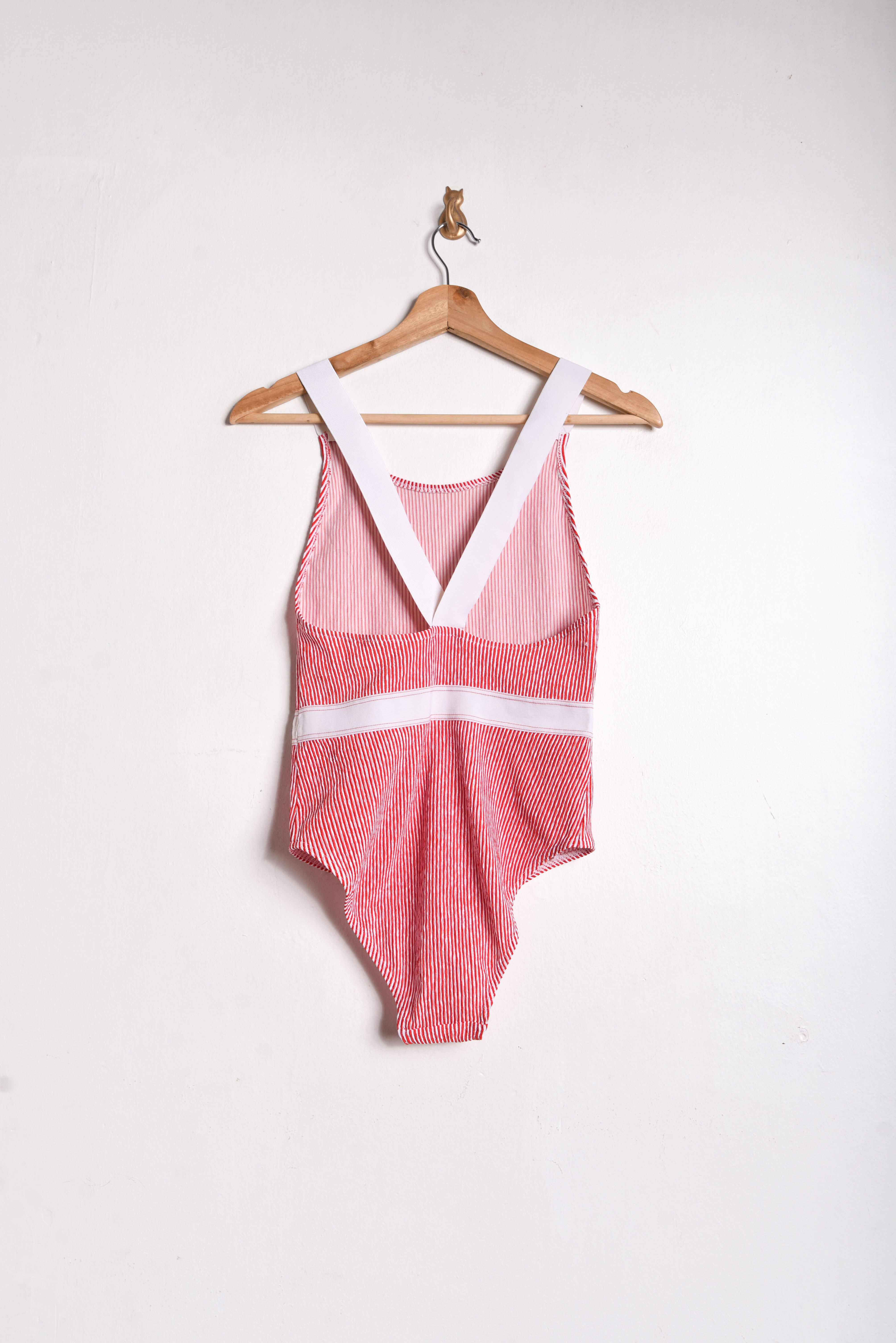 Traje de baño rojo vintage rayado