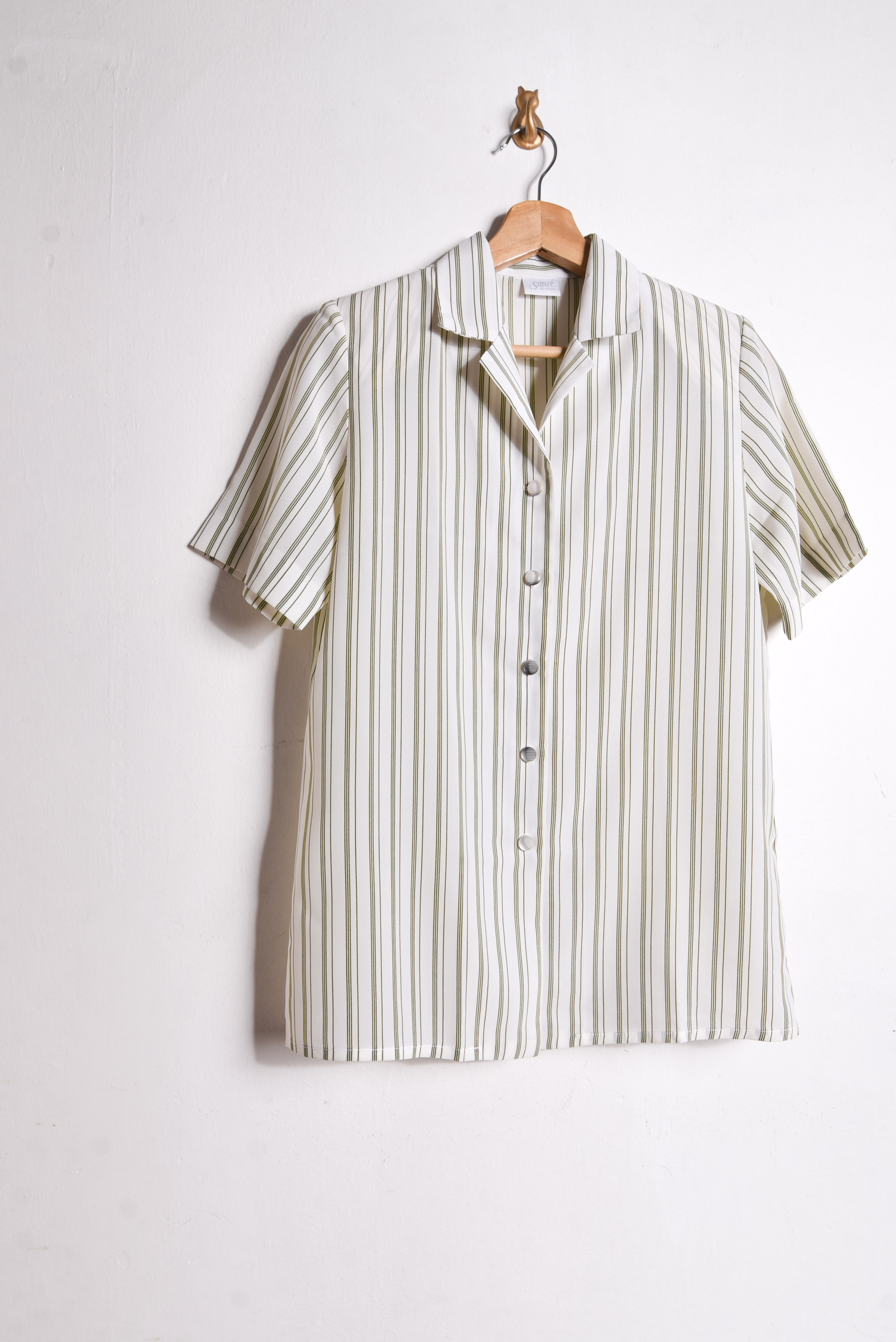 Blusa 90s pinstripe camel