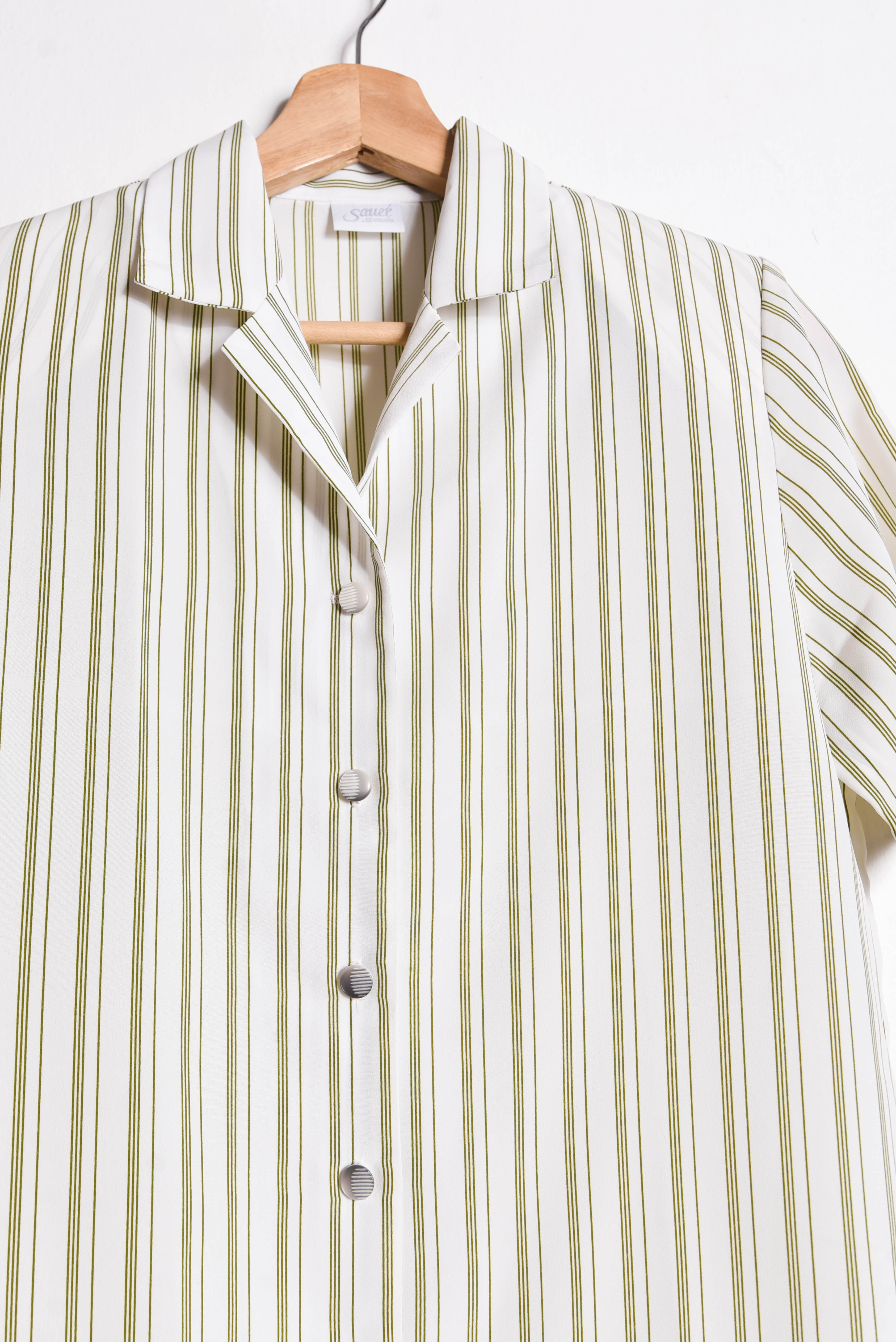 Blusa 90s pinstripe camel