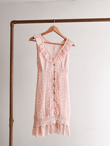 Vestido rosa pastel vuelos