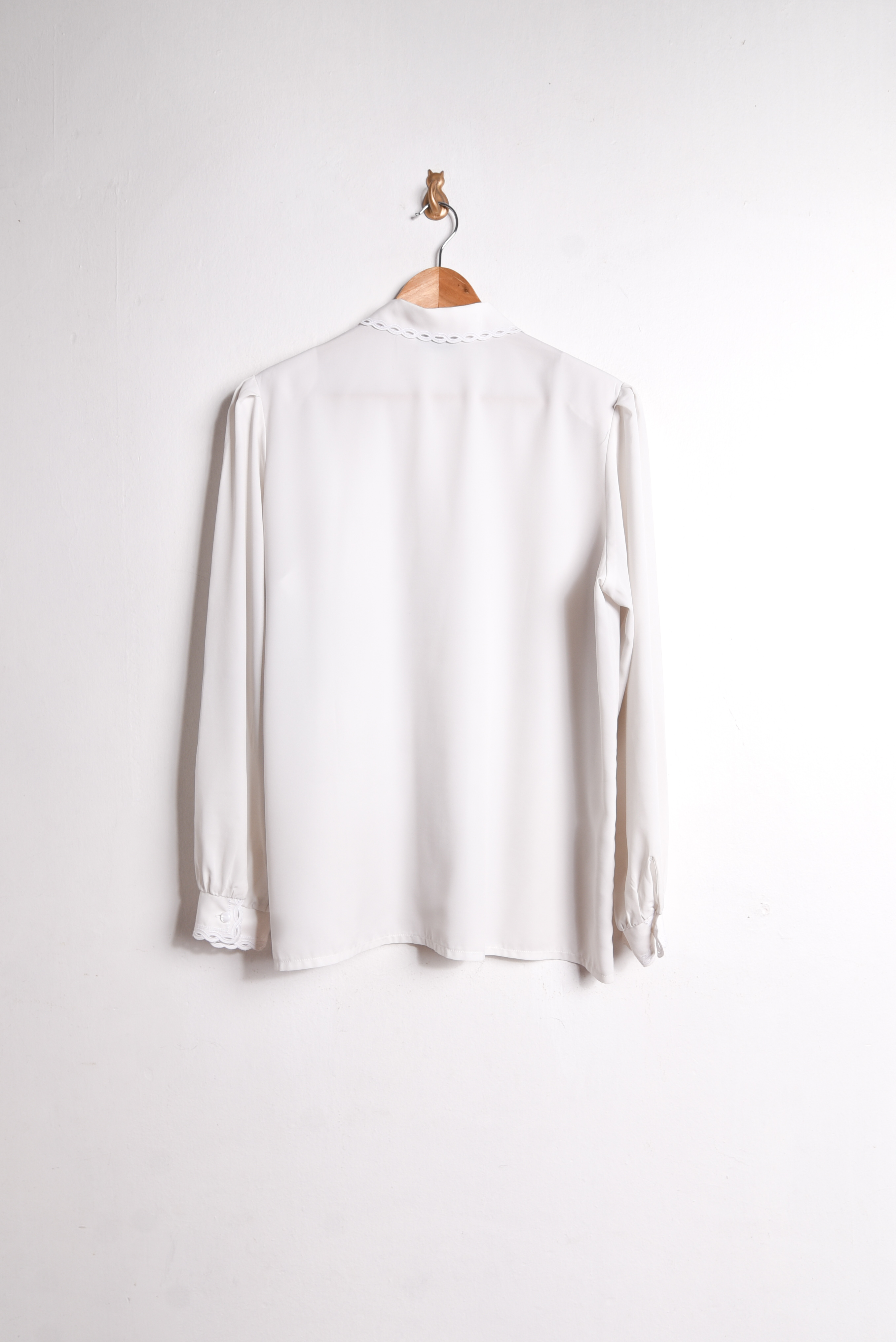 Blusa blanca bordada vintage