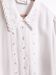 Blusa blanca bordada vintage