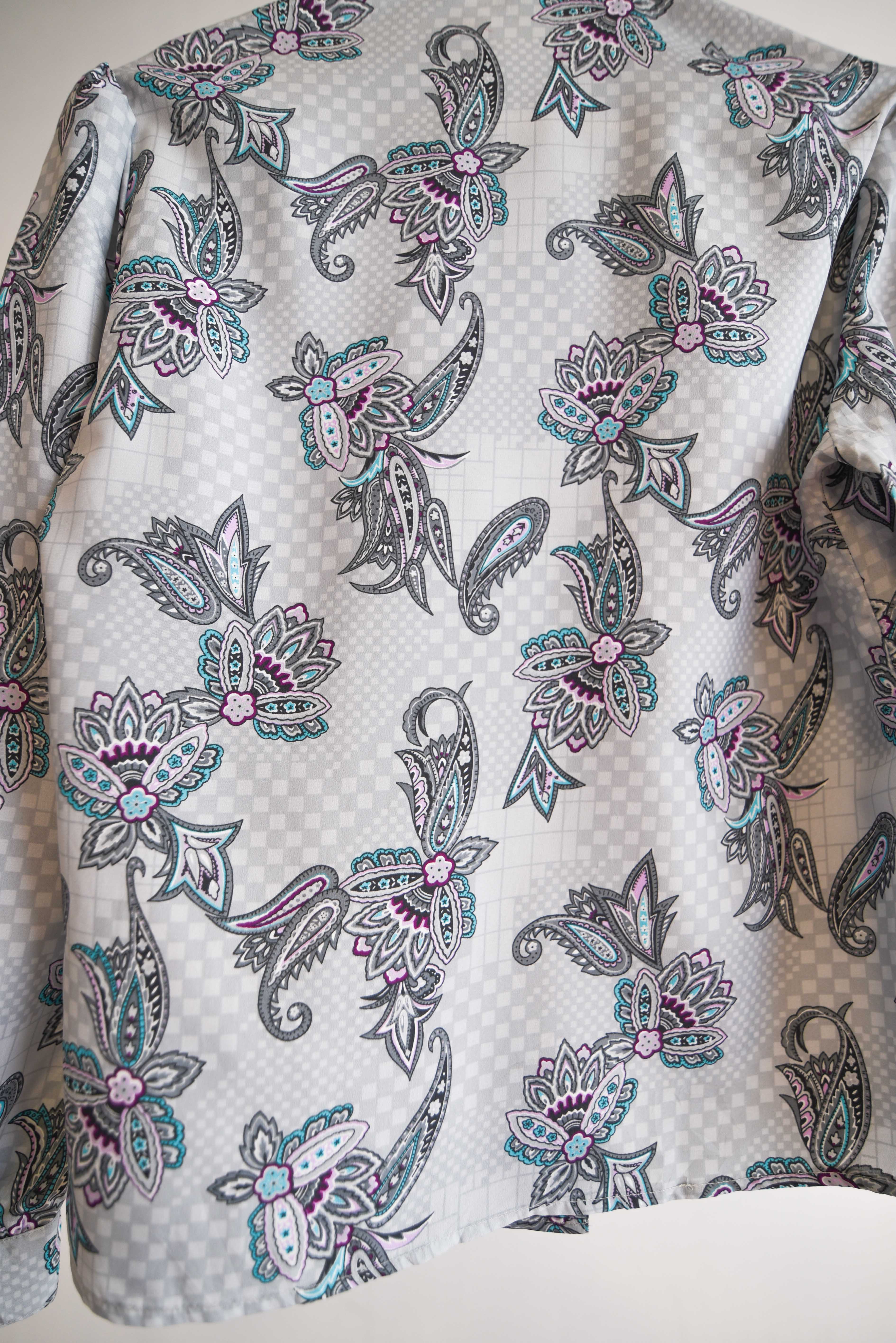 Blusa gris perla paisley vintage