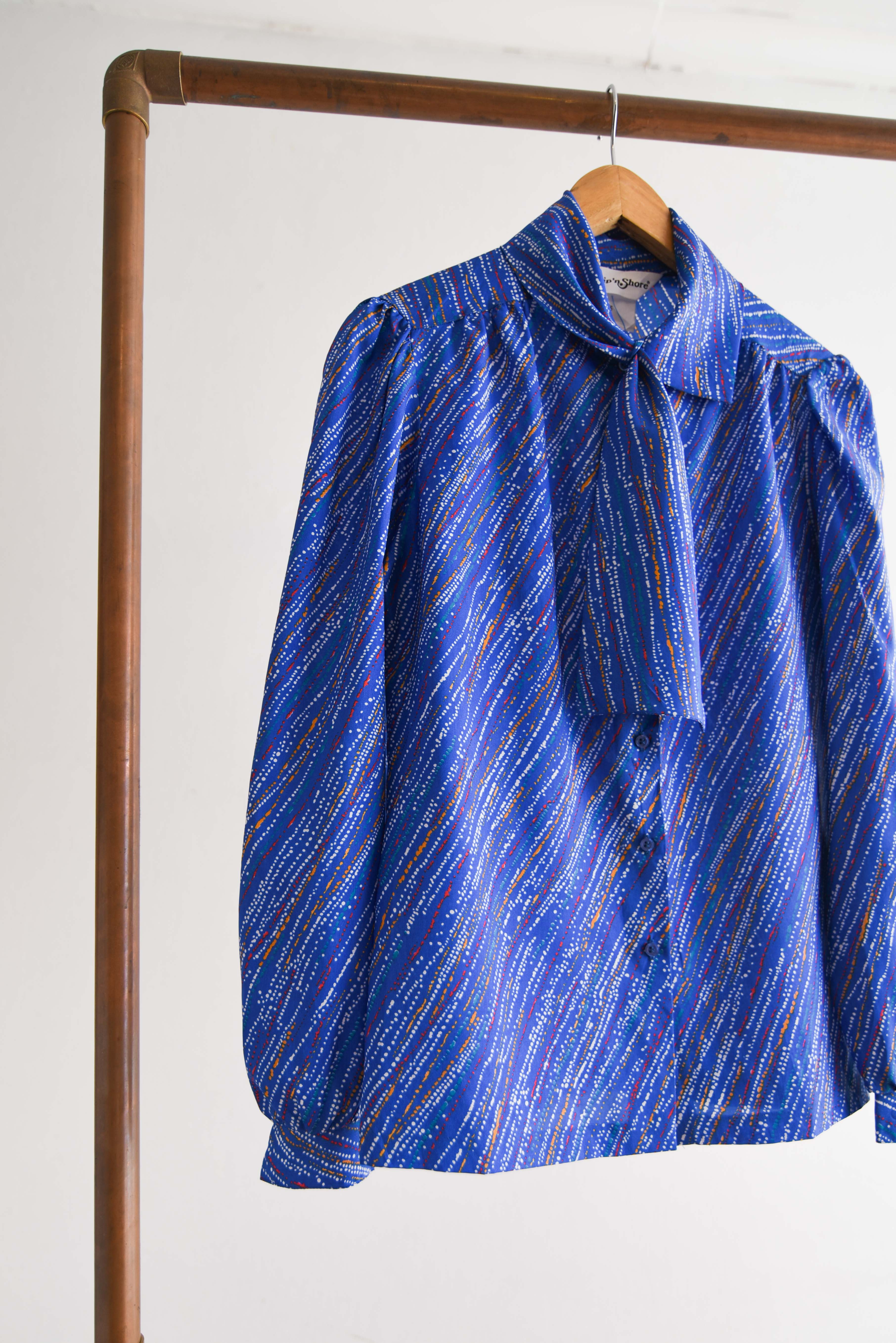 Blusa 80s azulina lazo y puntos