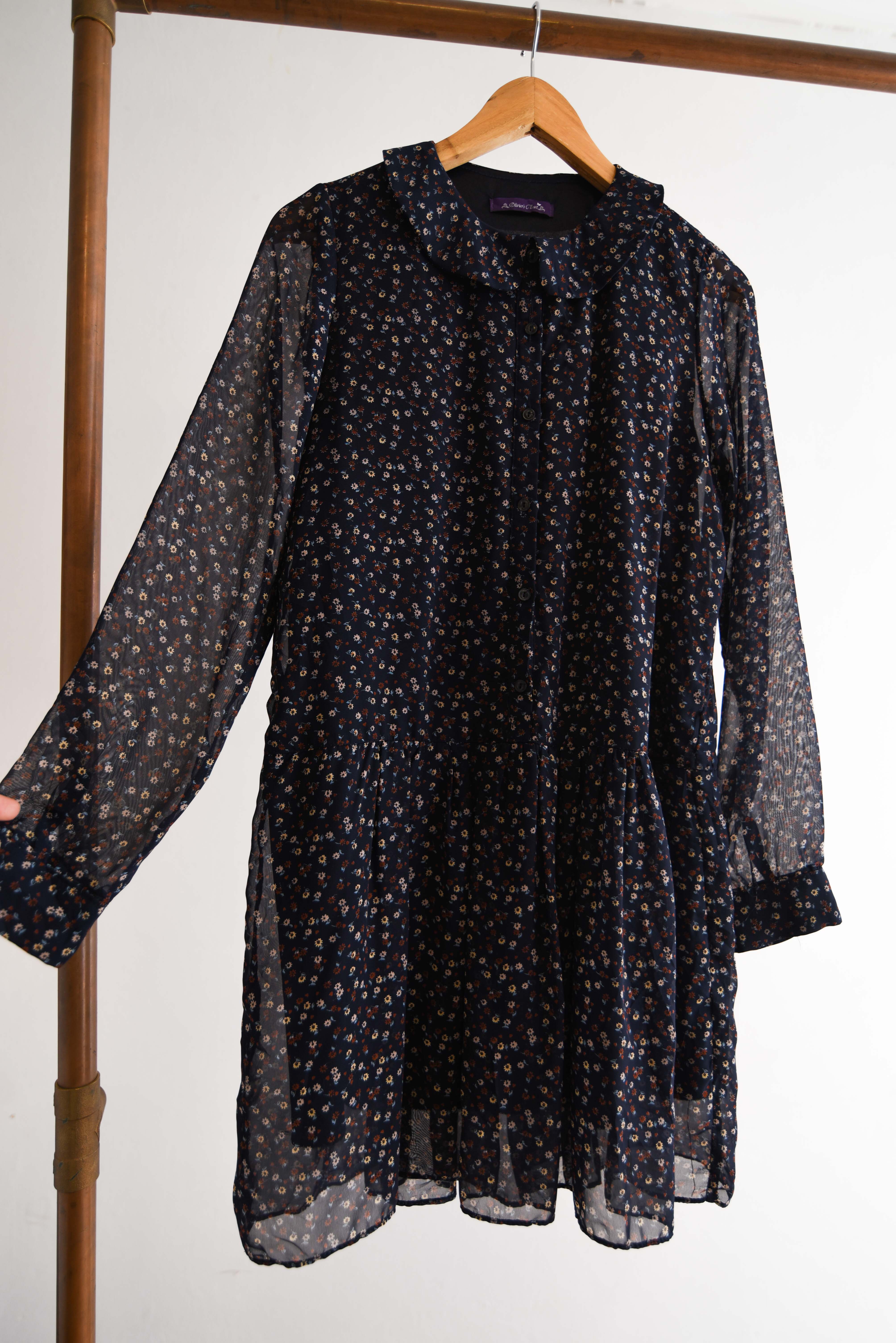 Vestido azul navy floral peter pan