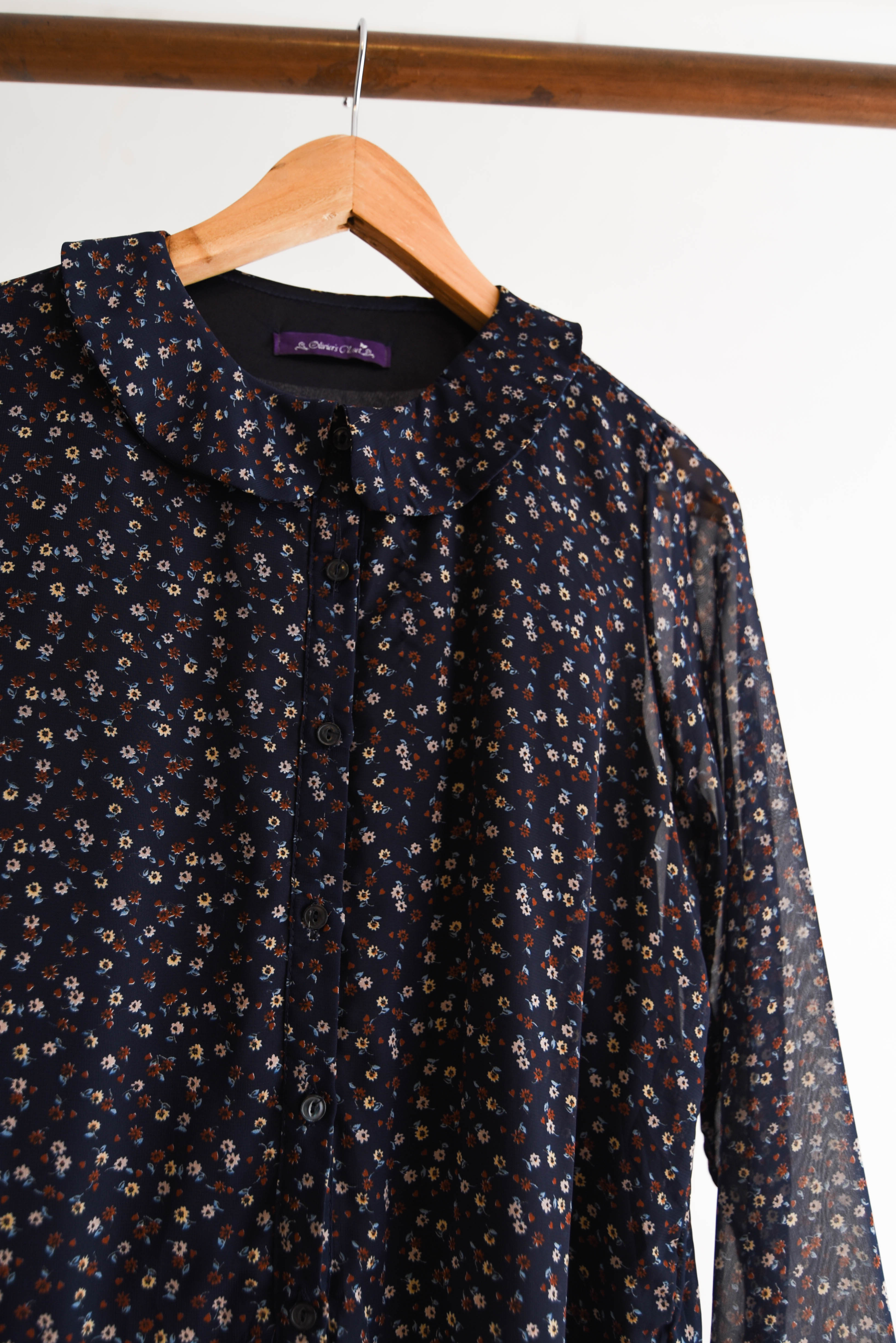 Vestido azul navy floral peter pan