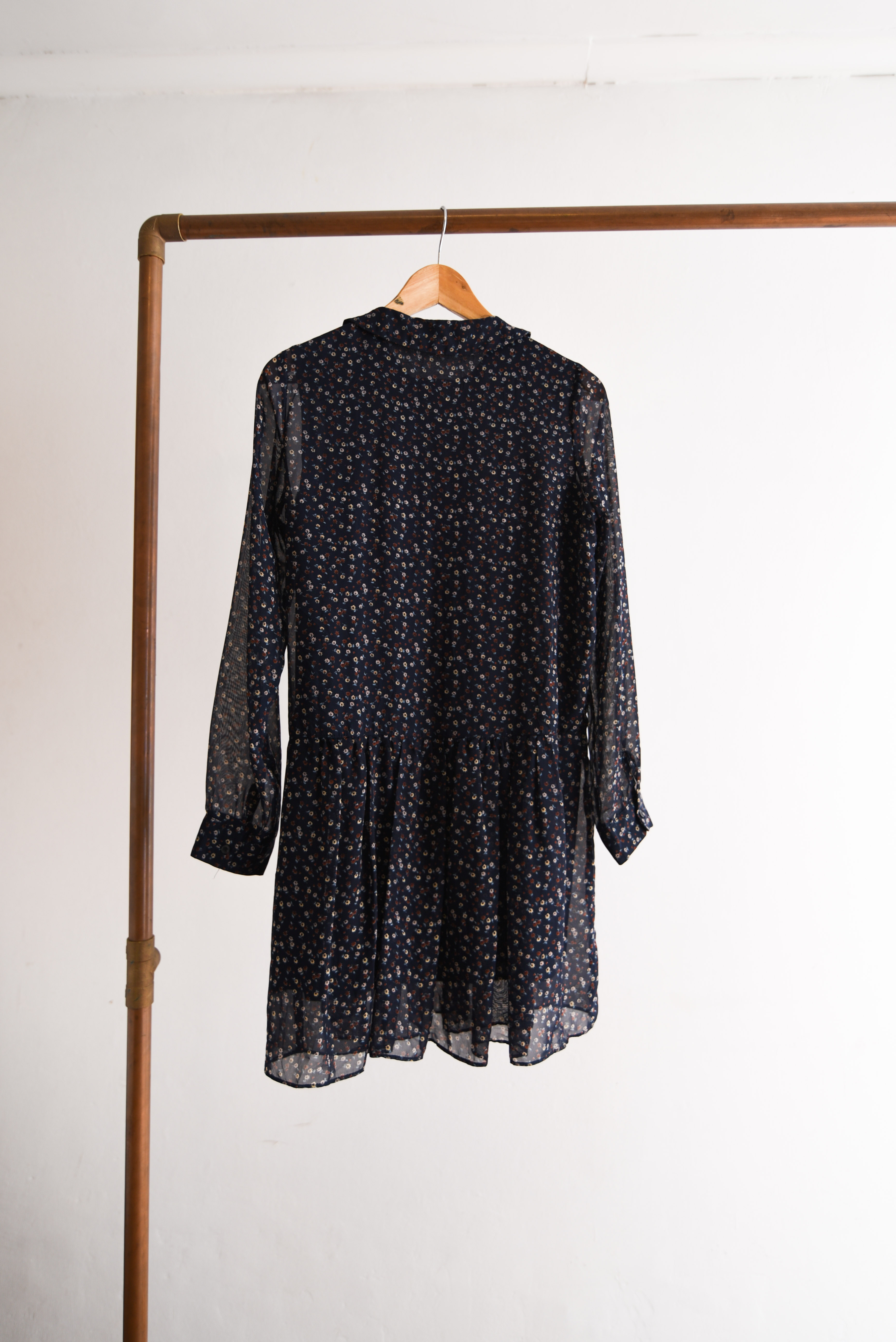 Vestido azul navy floral peter pan