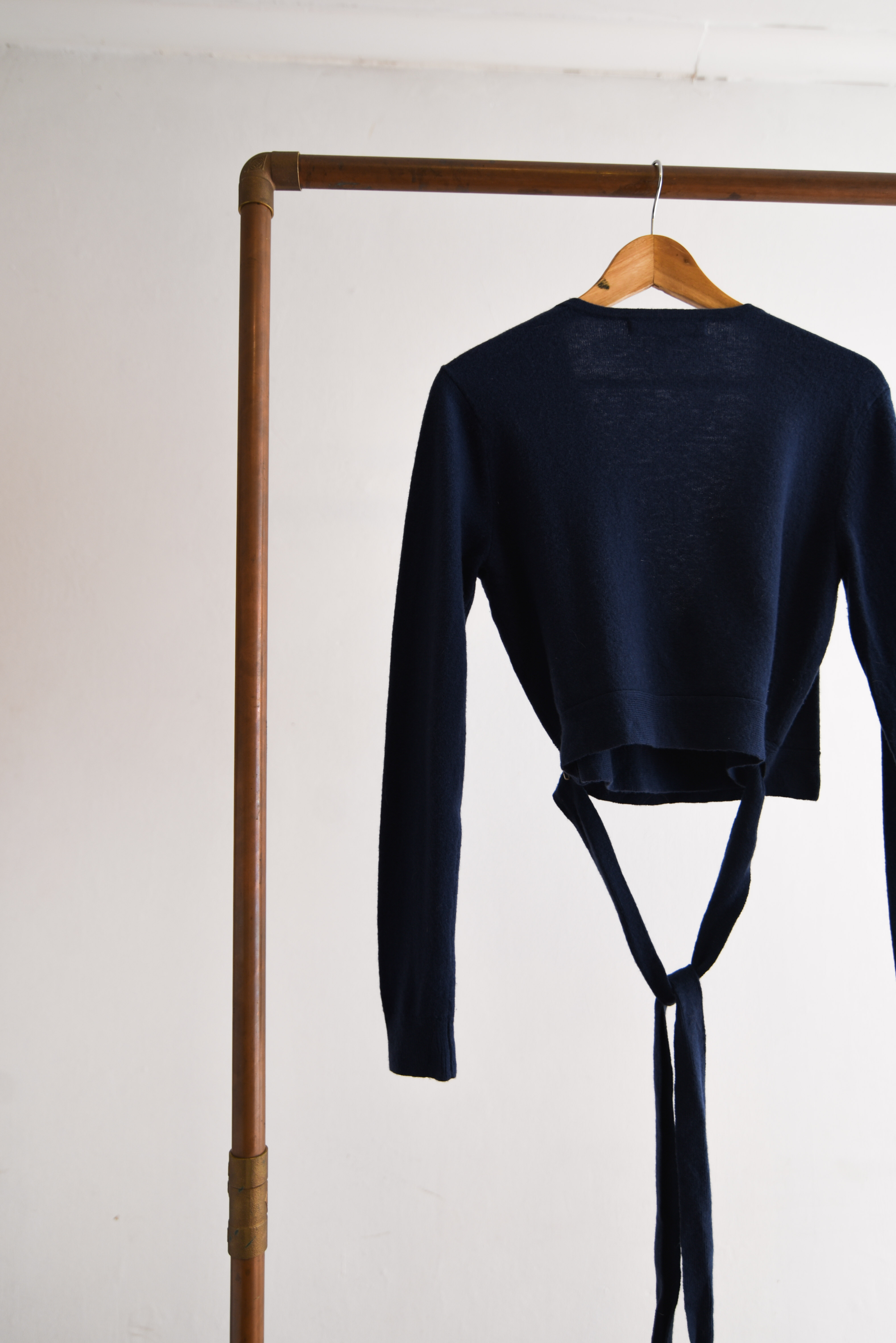 Cardigan cruzado azul navy lana merino