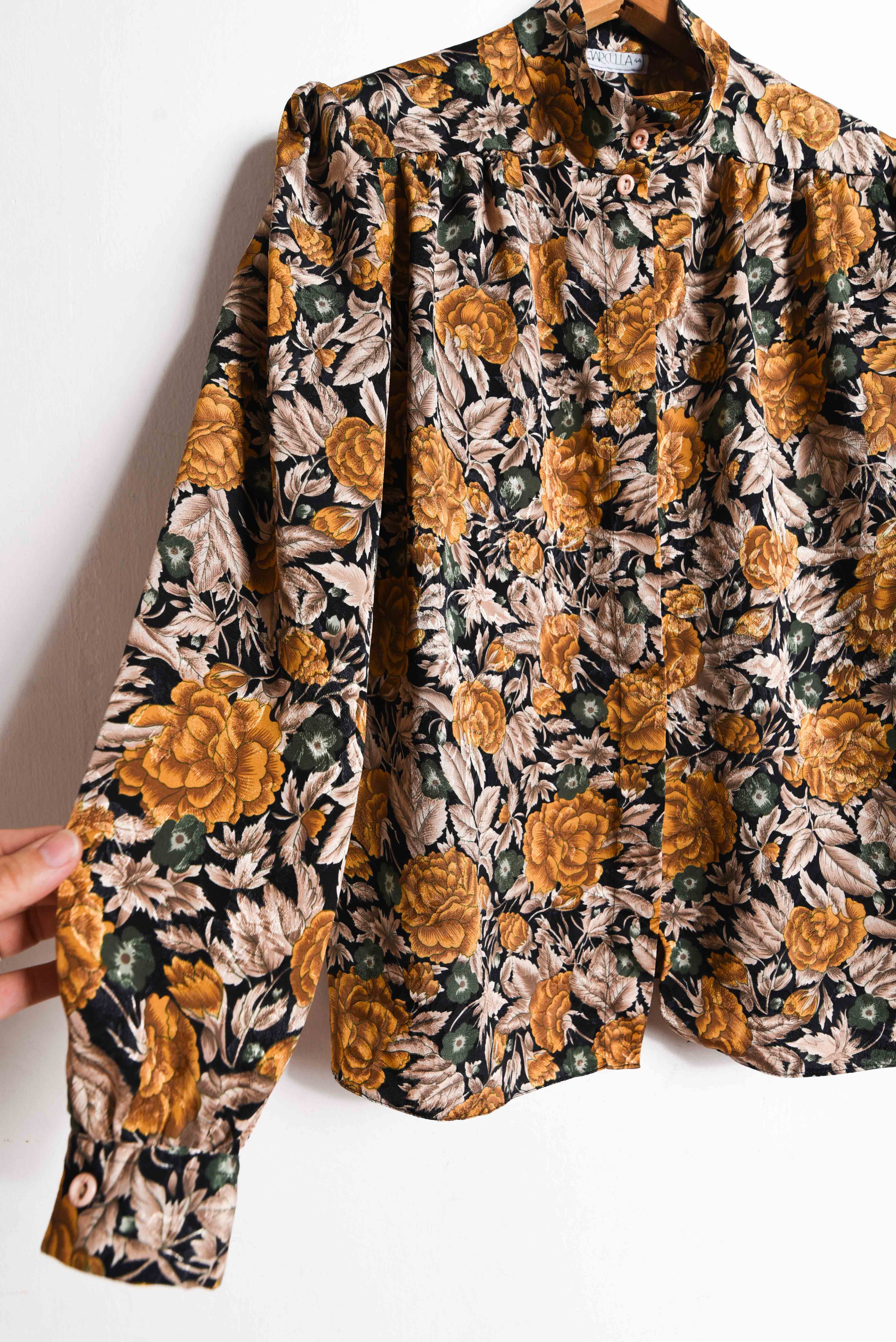 Blusa otoñal golden rose