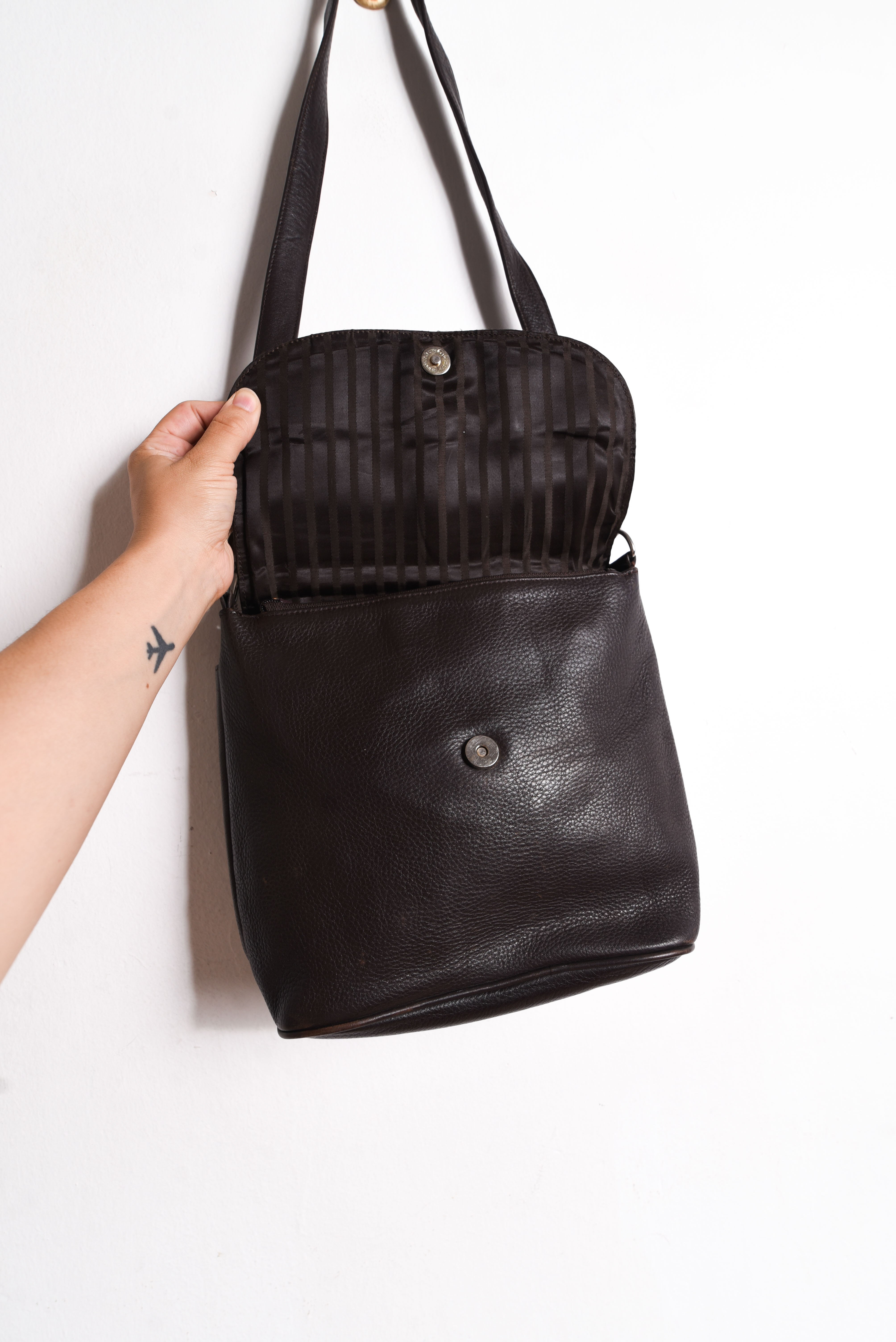 Cartera café cuero 90s