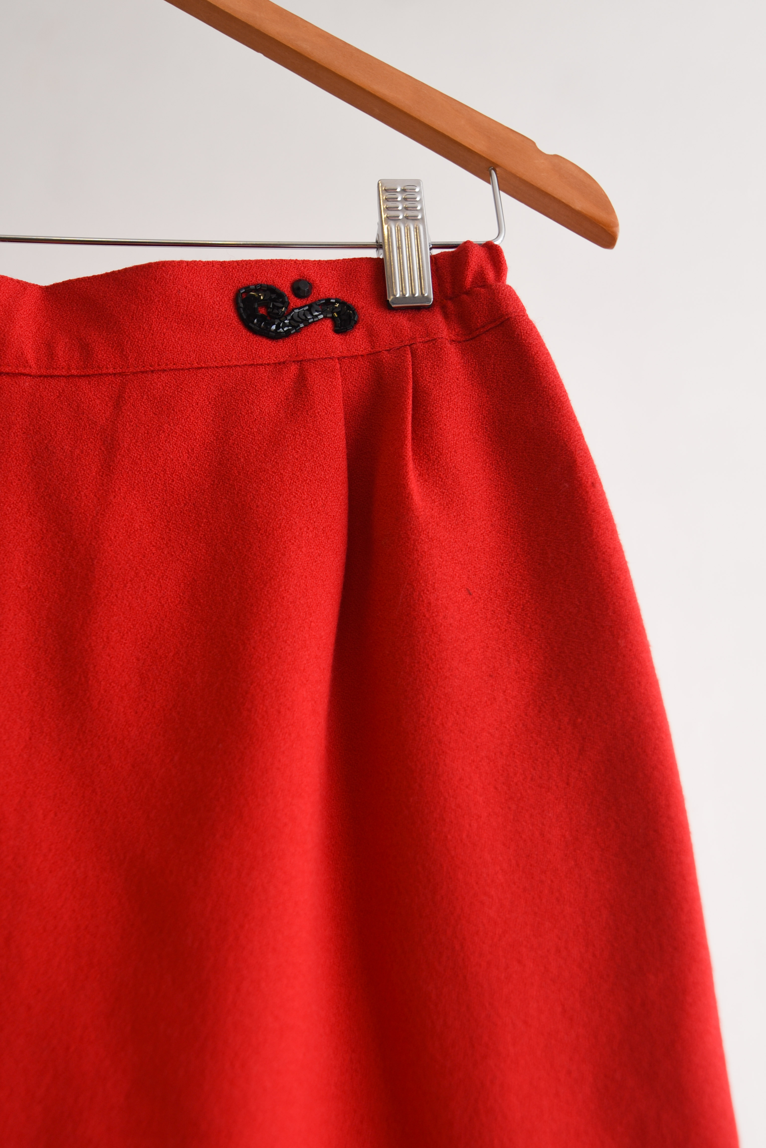 Falda roja lana vintage lentejuela