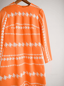 Vestido naranjo 70s pata de gallo