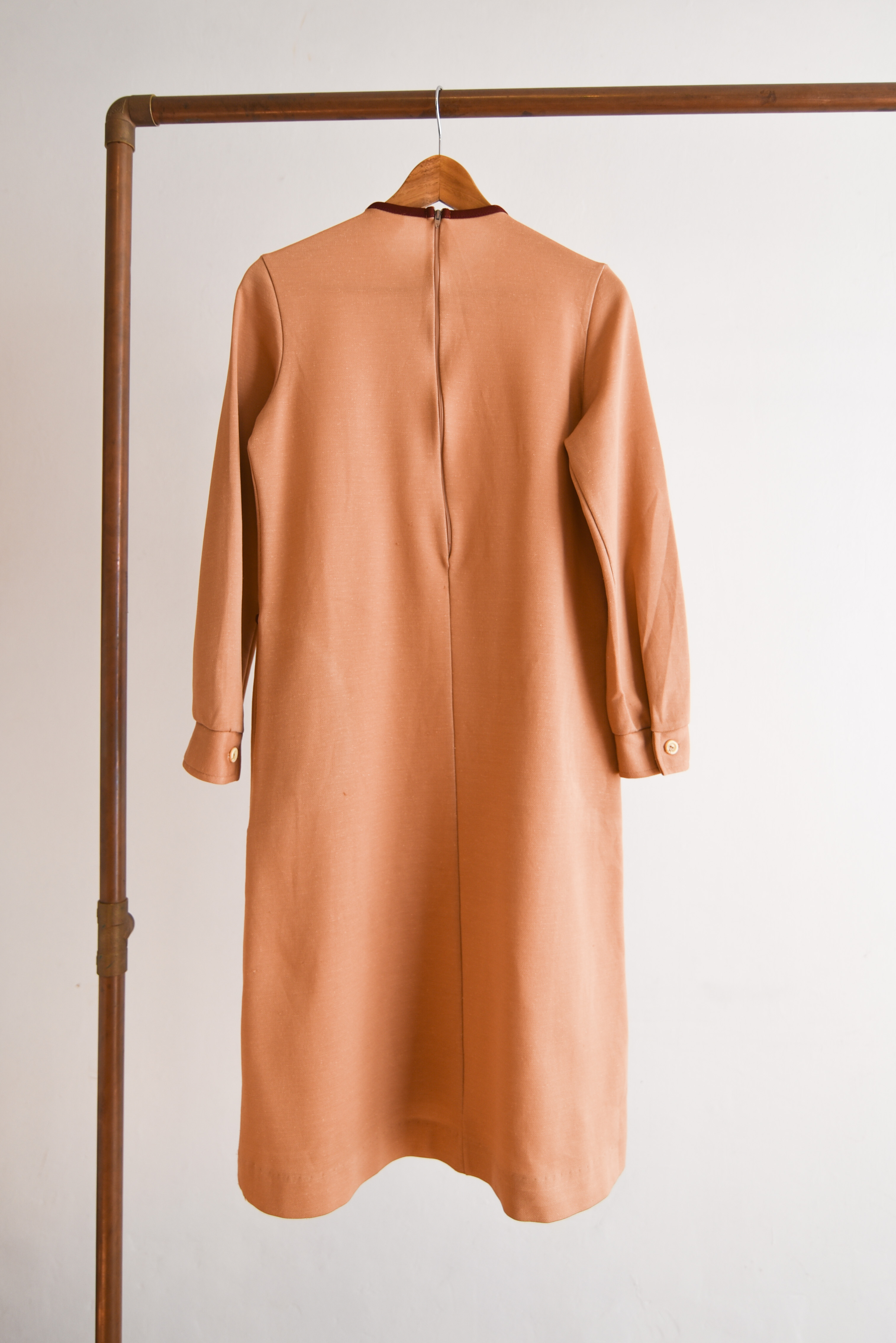 Vestido café latte 70s