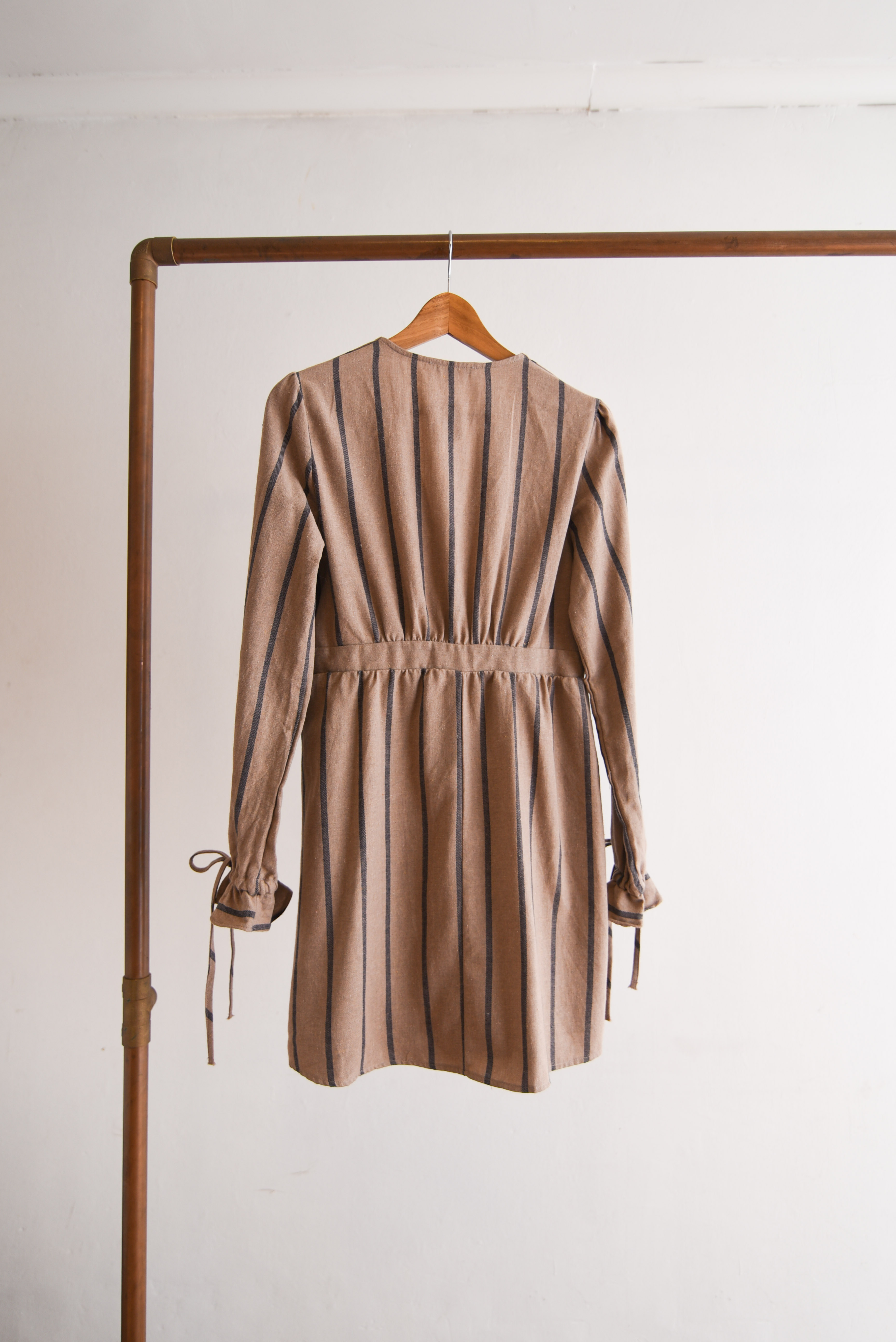 Vestido café rayado botones