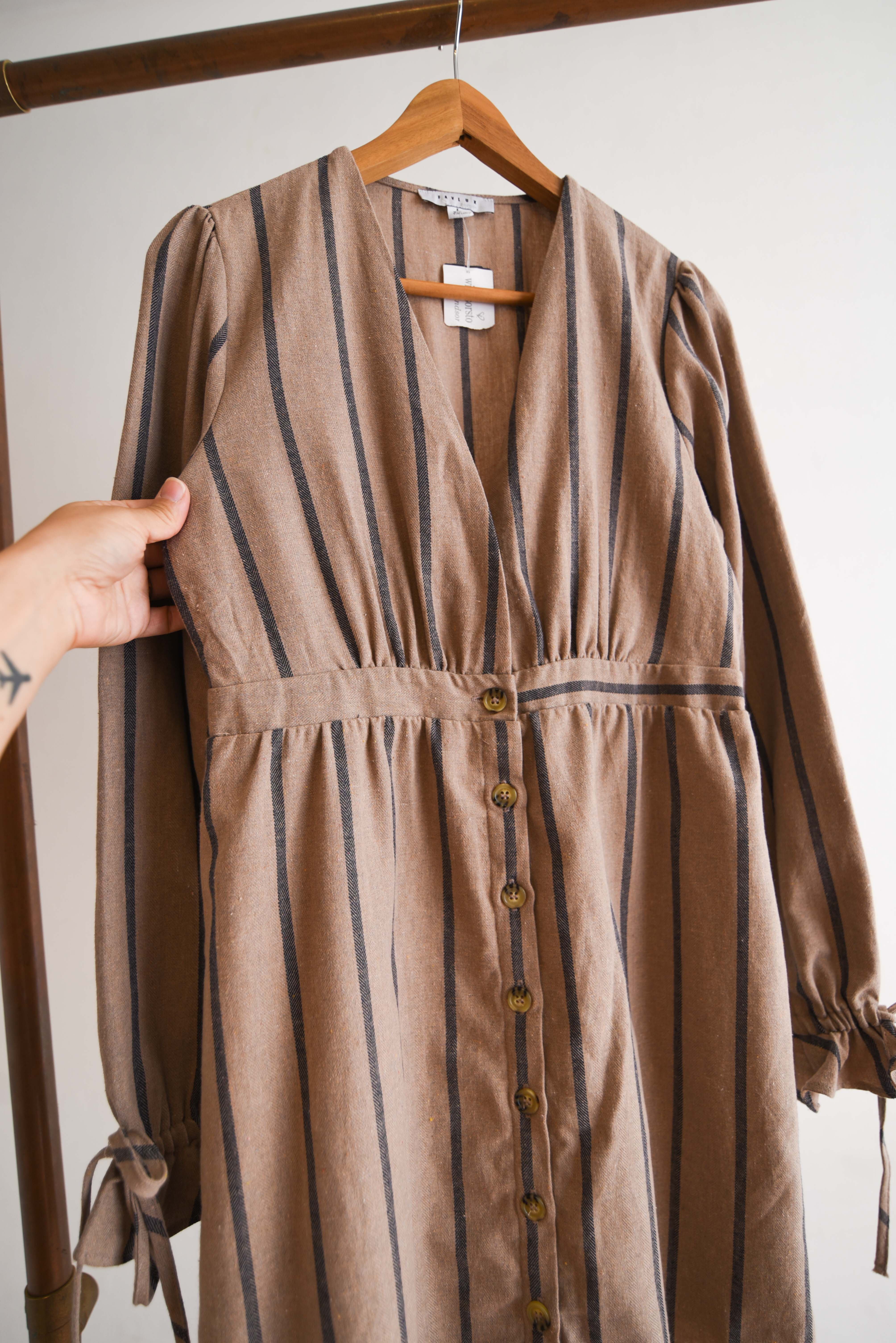 Vestido café rayado botones