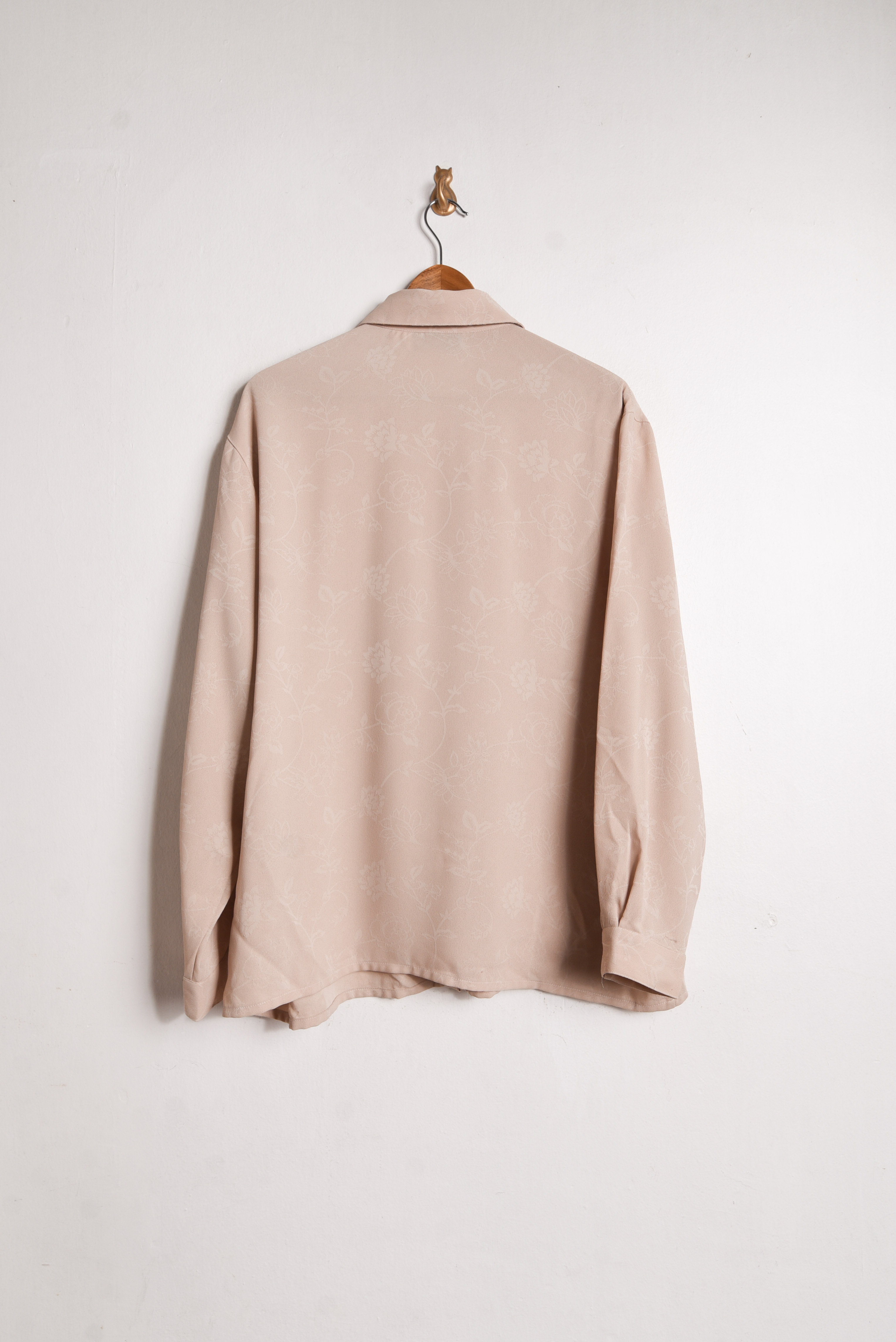 Blusa beige floral vuelos