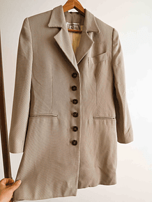 Blazer café cuadritos y botones