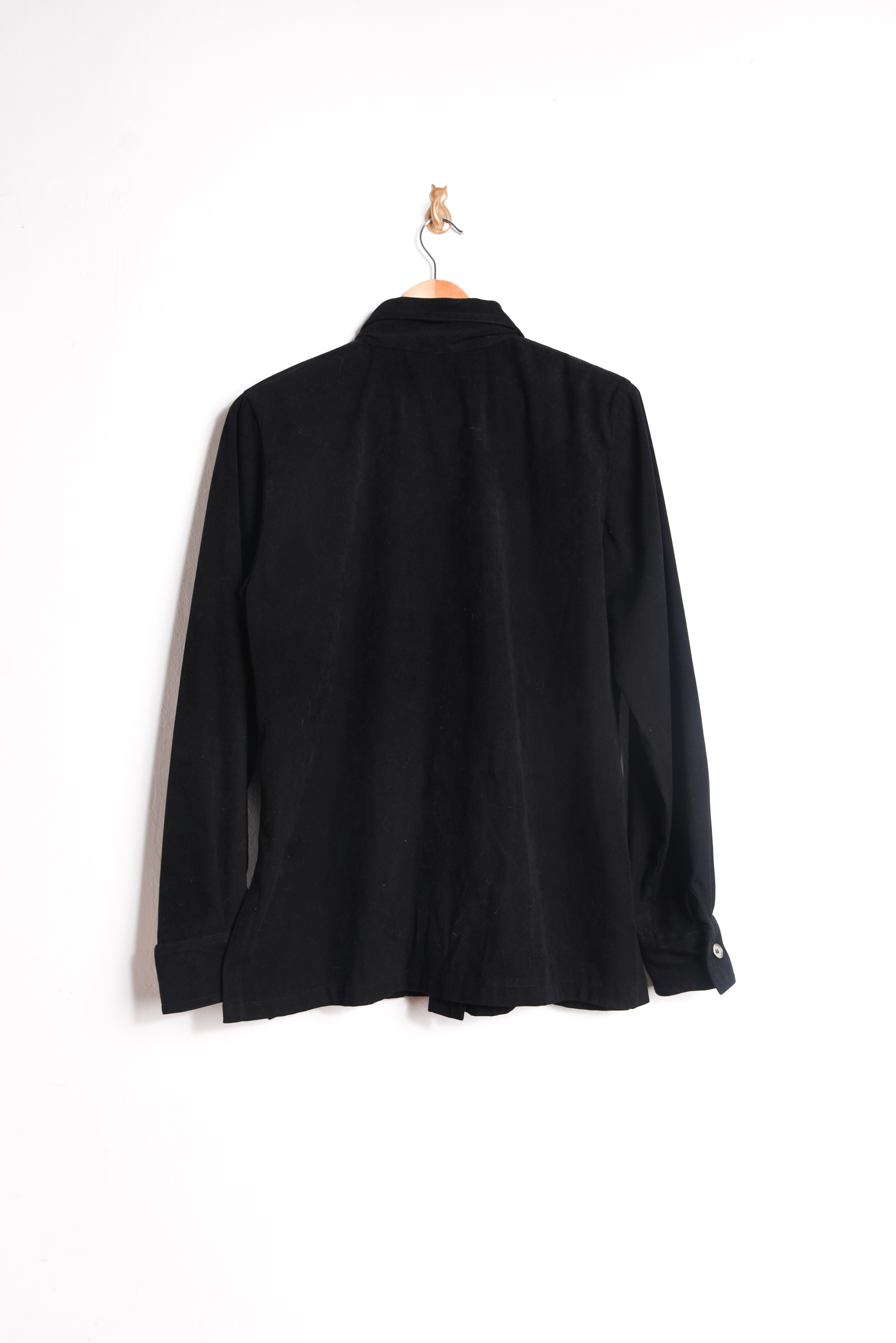 Chaqueta negra botones