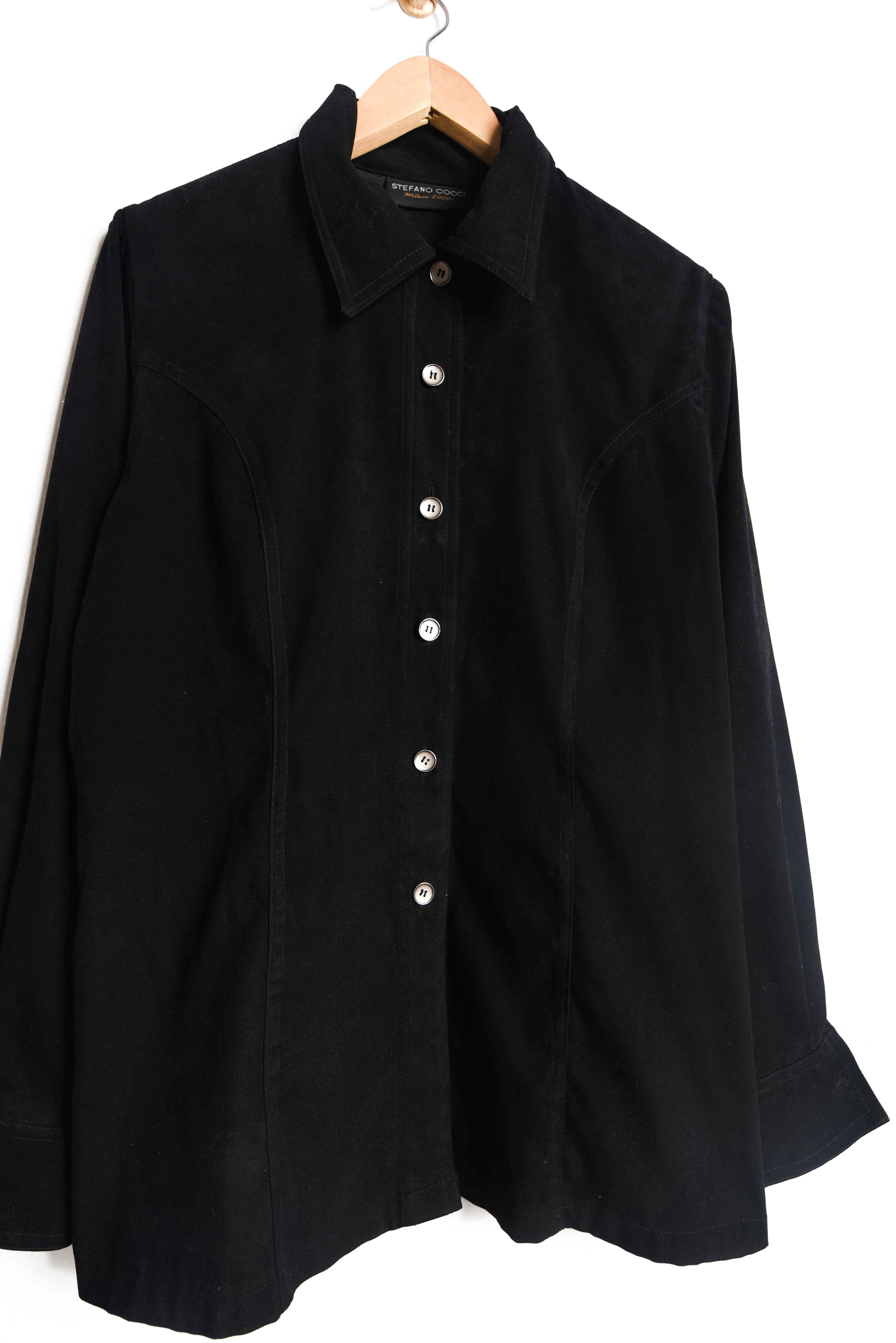 Chaqueta negra botones