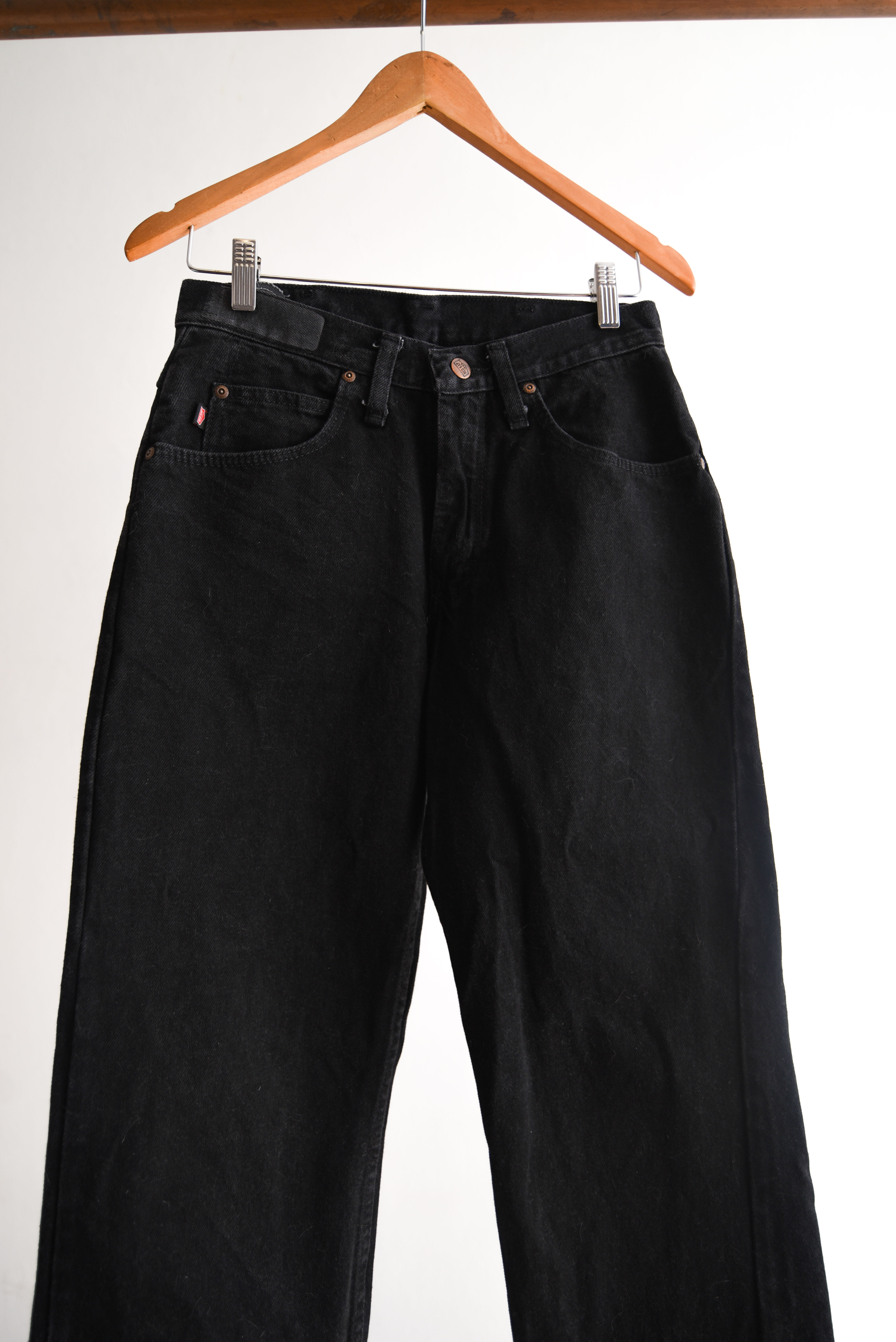 Jeans black denim tiro alto