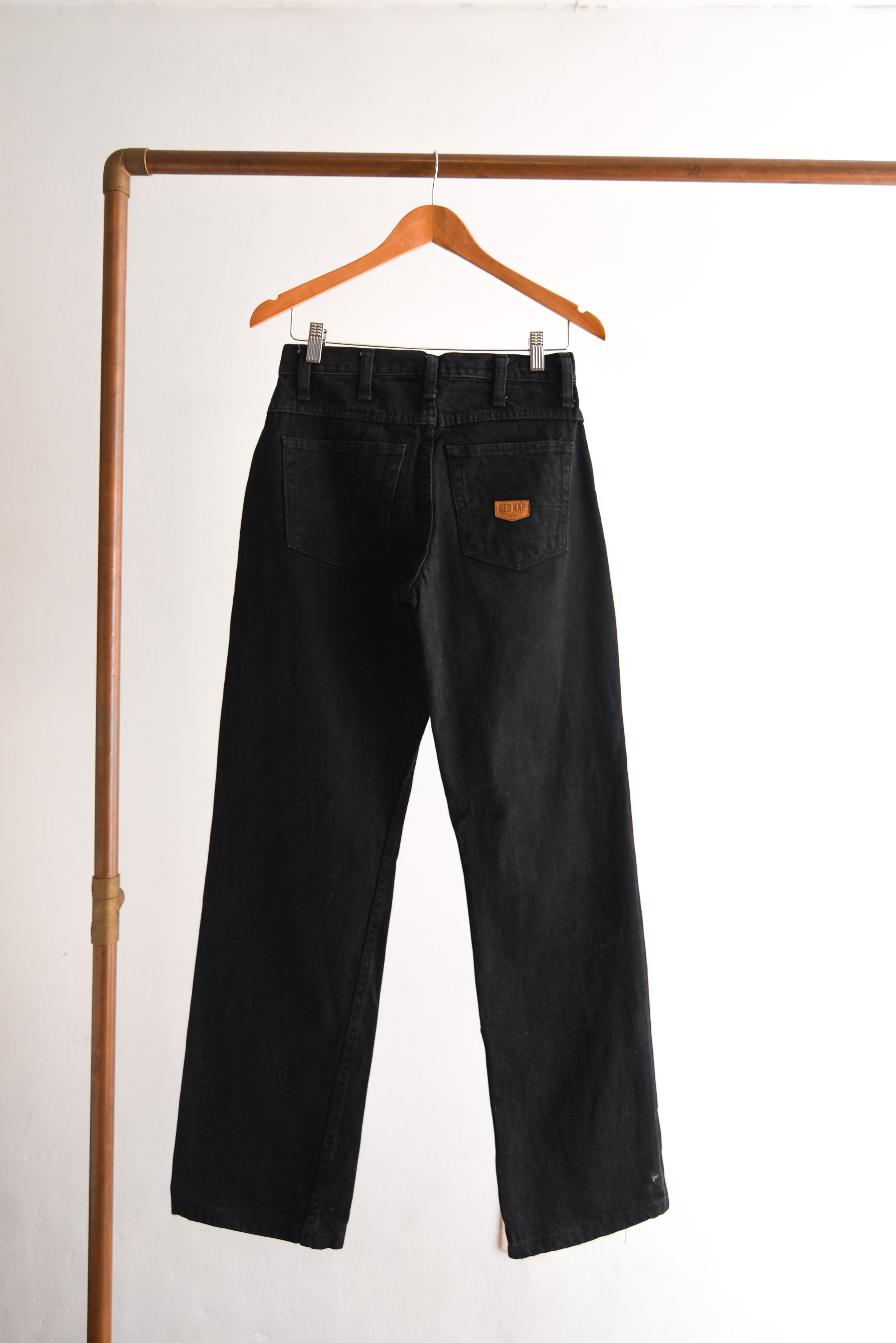 Jeans black denim tiro alto