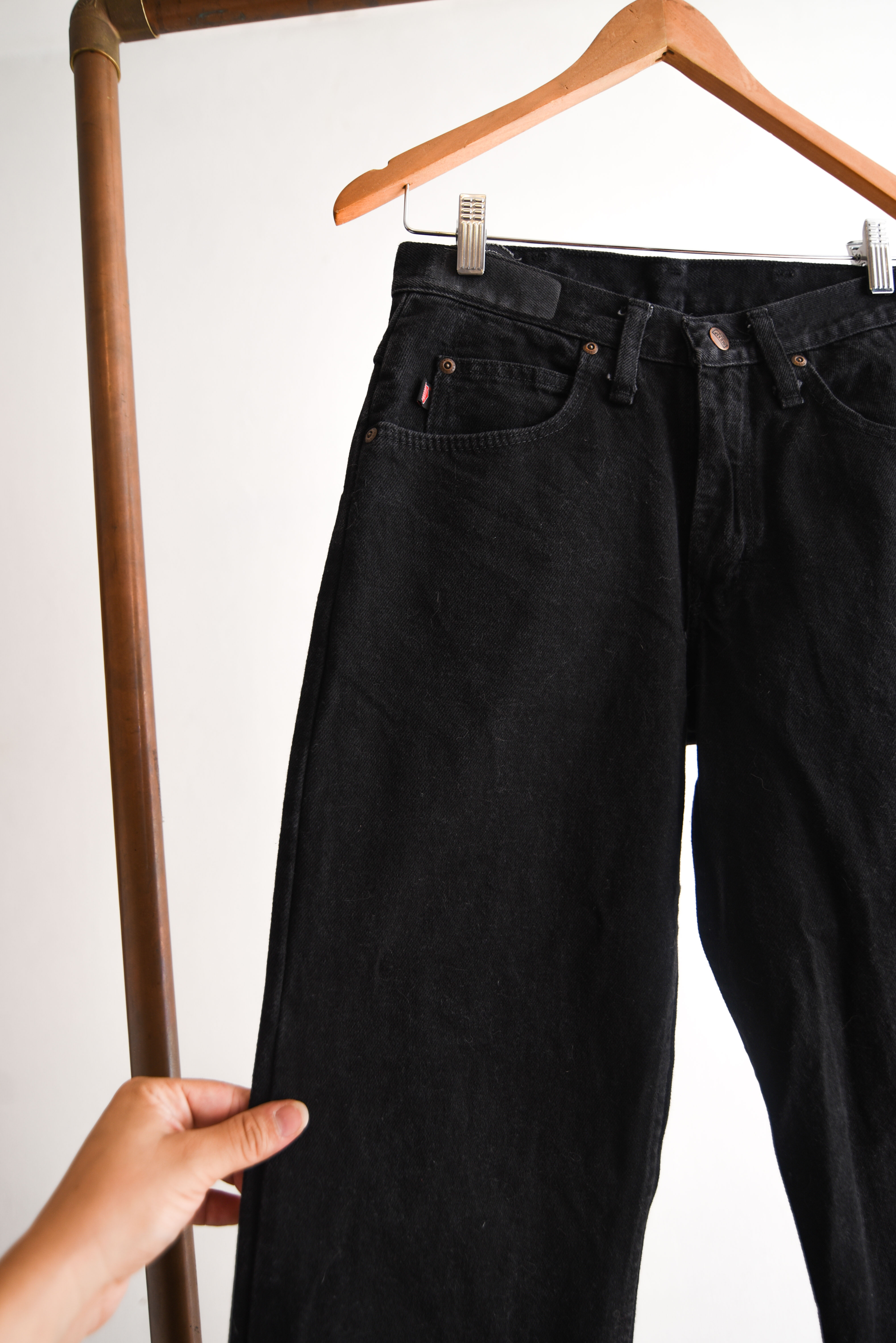 Jeans black denim tiro alto