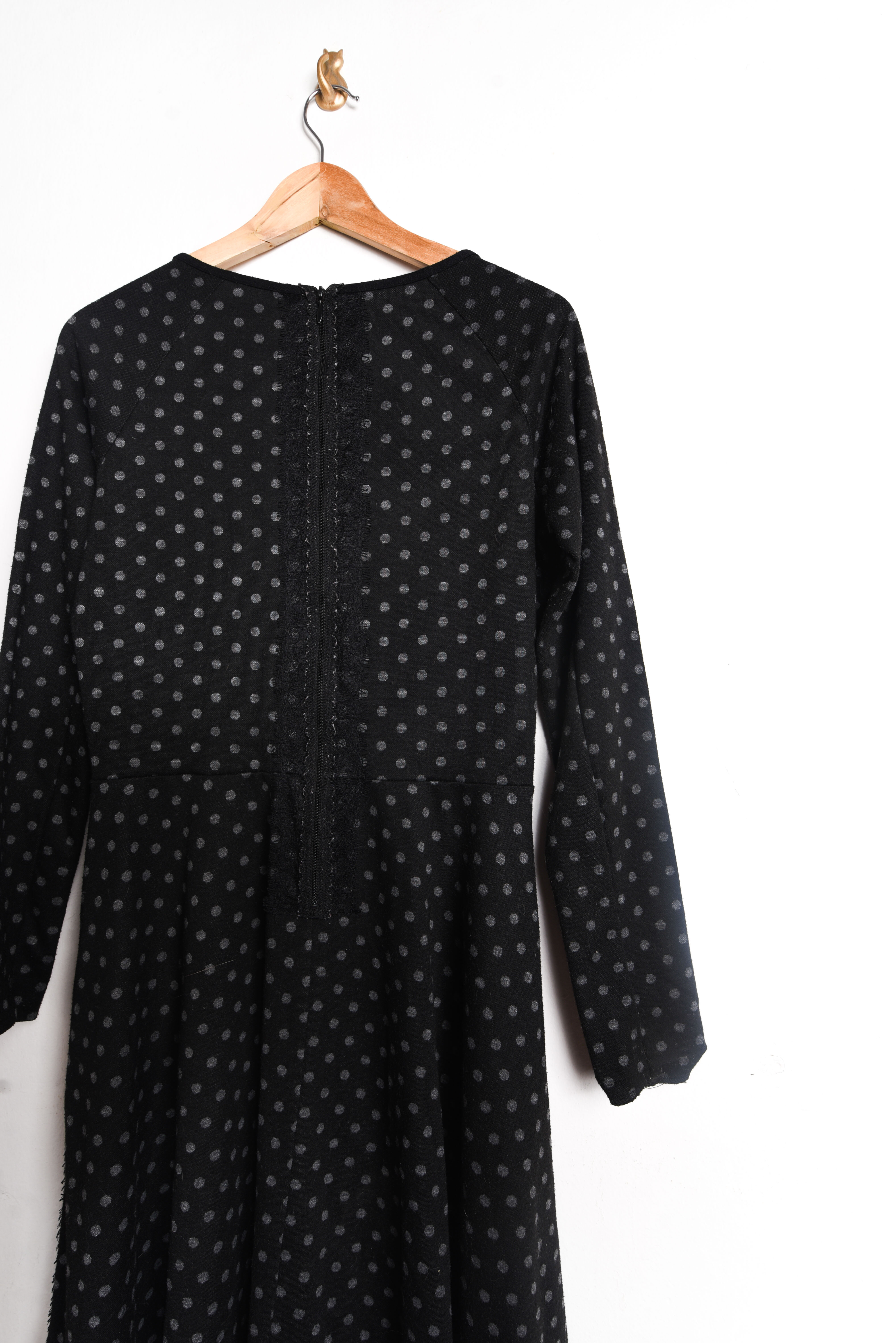 Vestido negro polka dots otoño