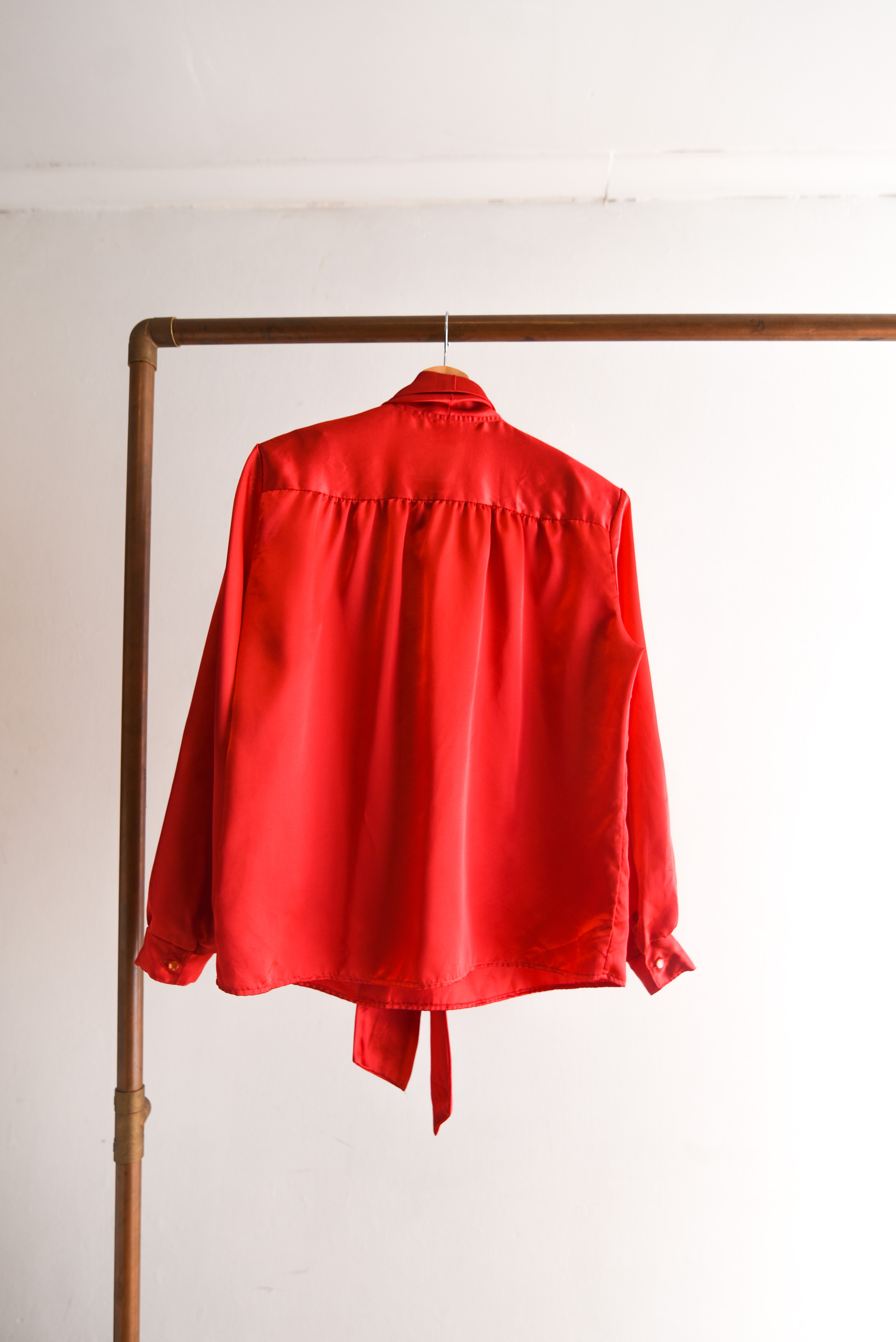 Blusa roja satín lazito