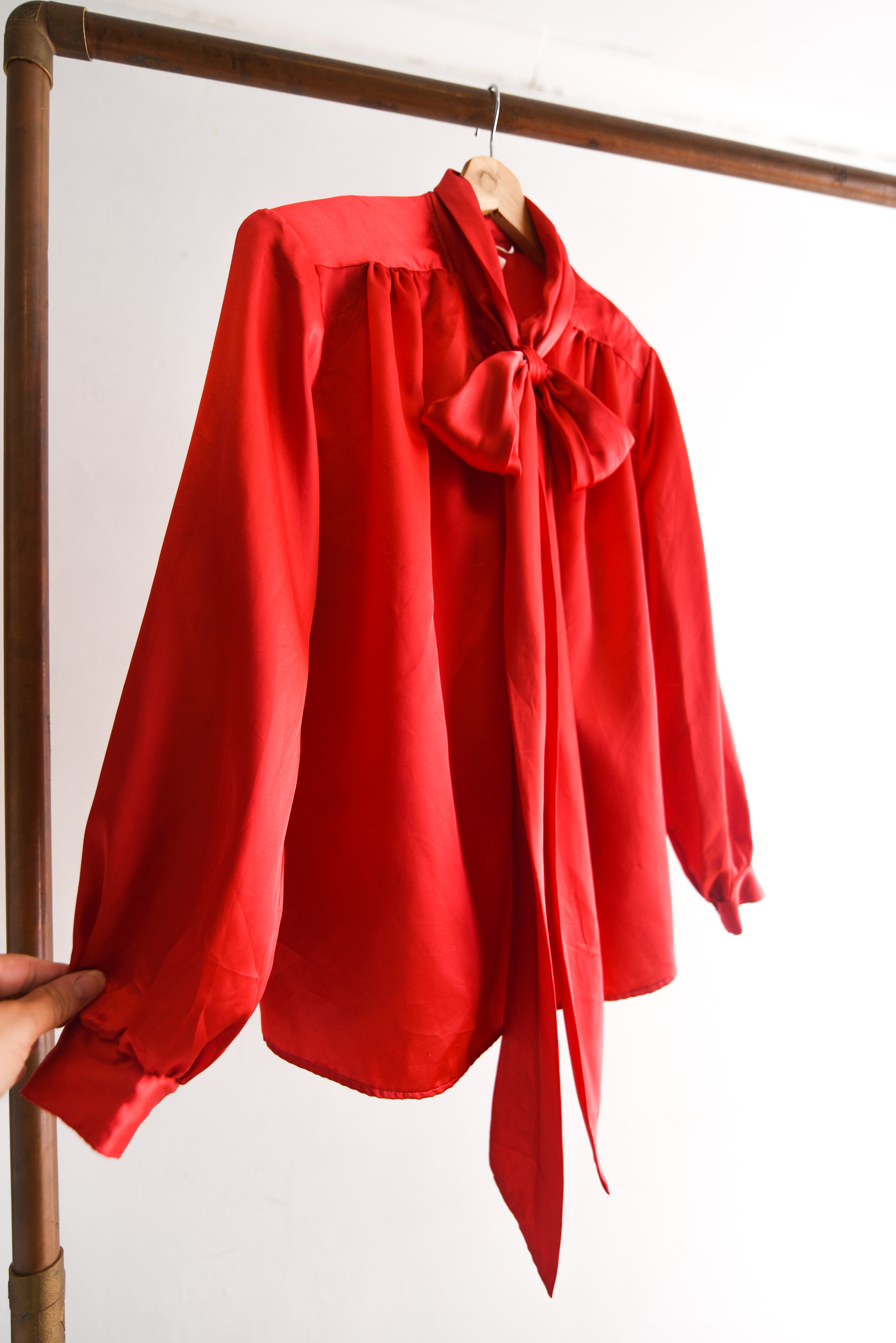 Blusa roja satín lazito