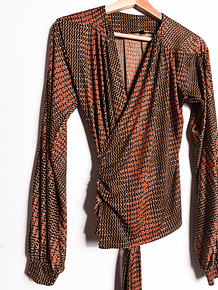 Blusa retro vibes cruzada