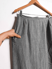 Falda gris rayada 80s