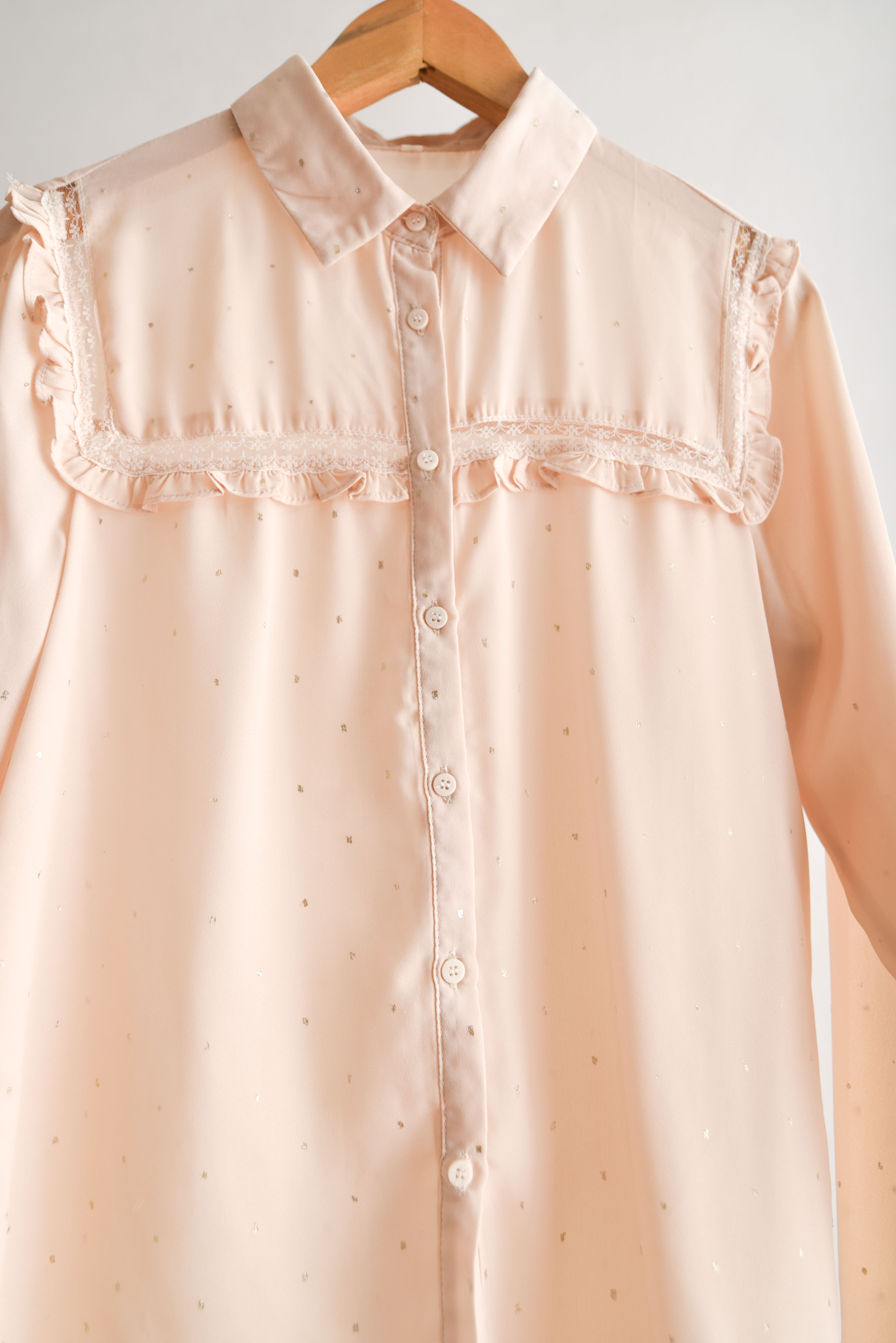 Blusa crema vuelitos
