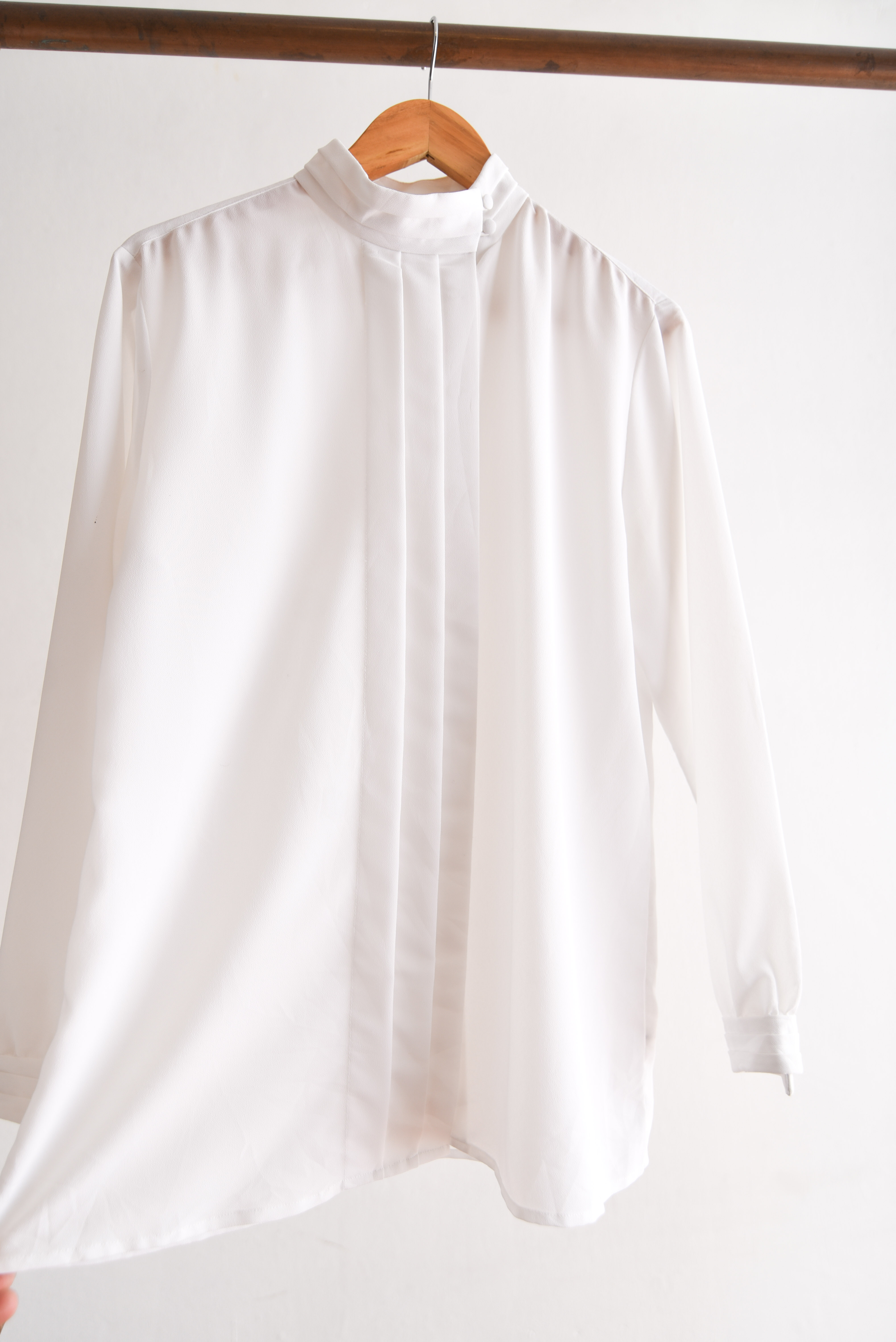 Blusa blanca plisada vintage
