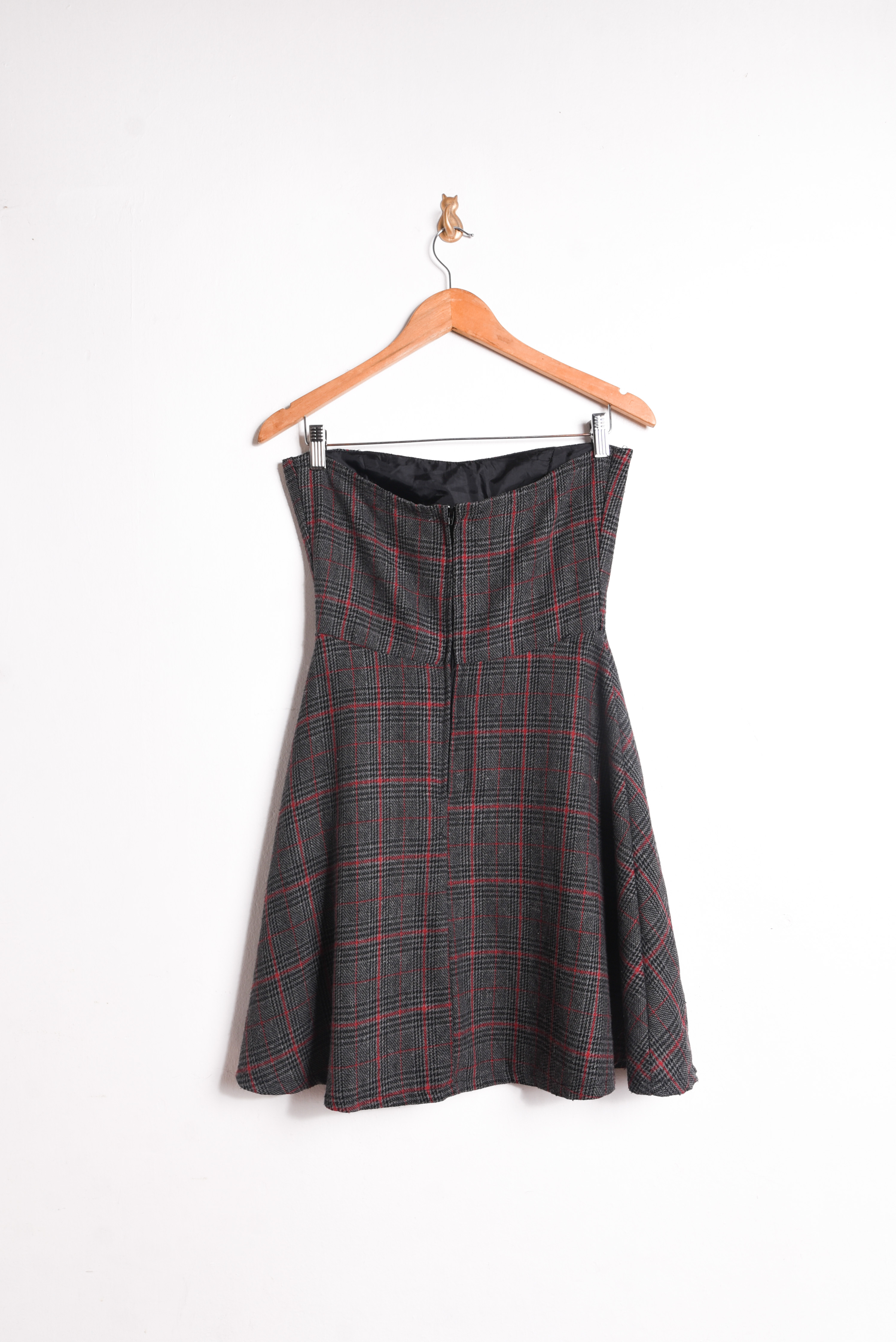 Vestido grafito strapless otoño