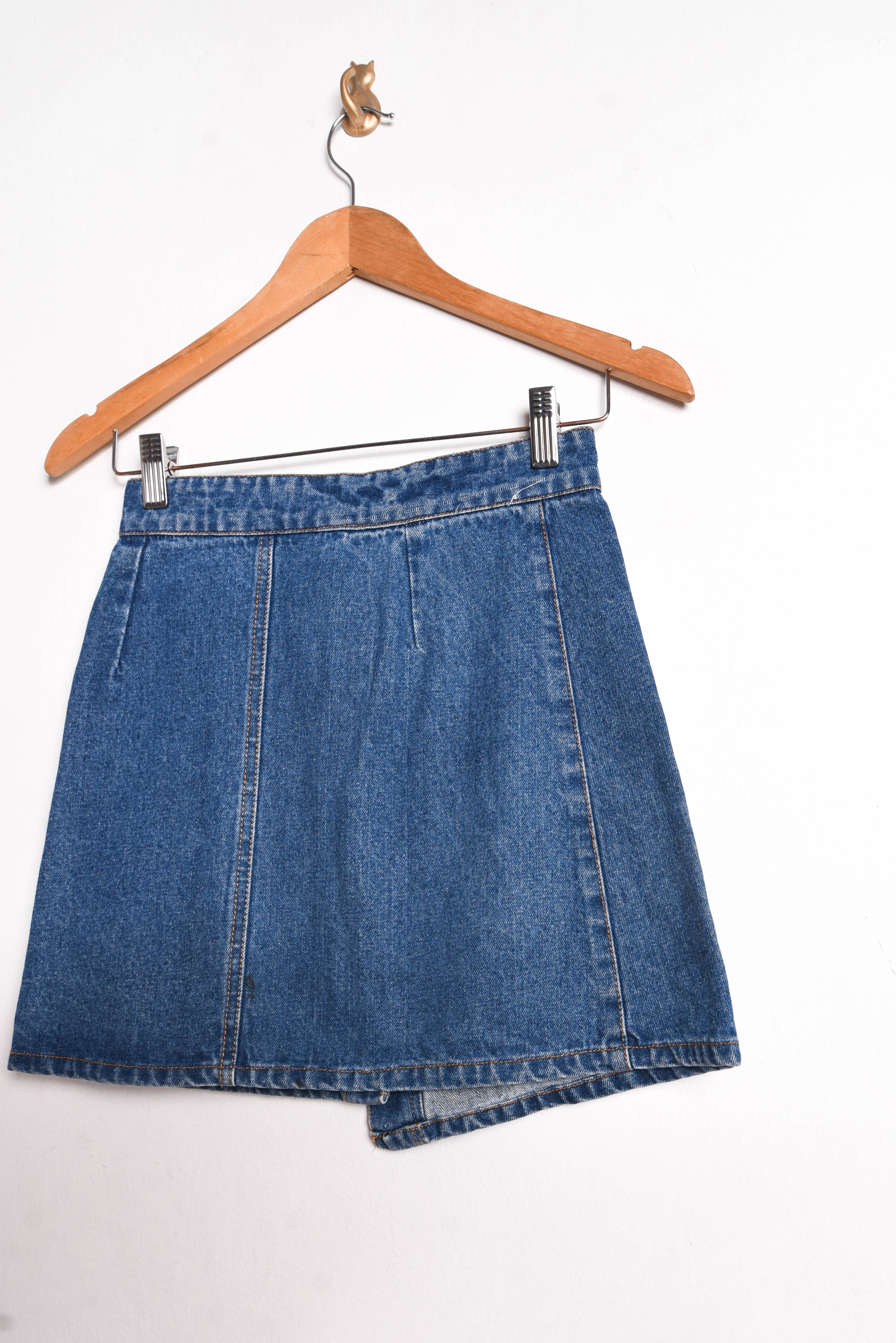 Falda denim botones asimétrica